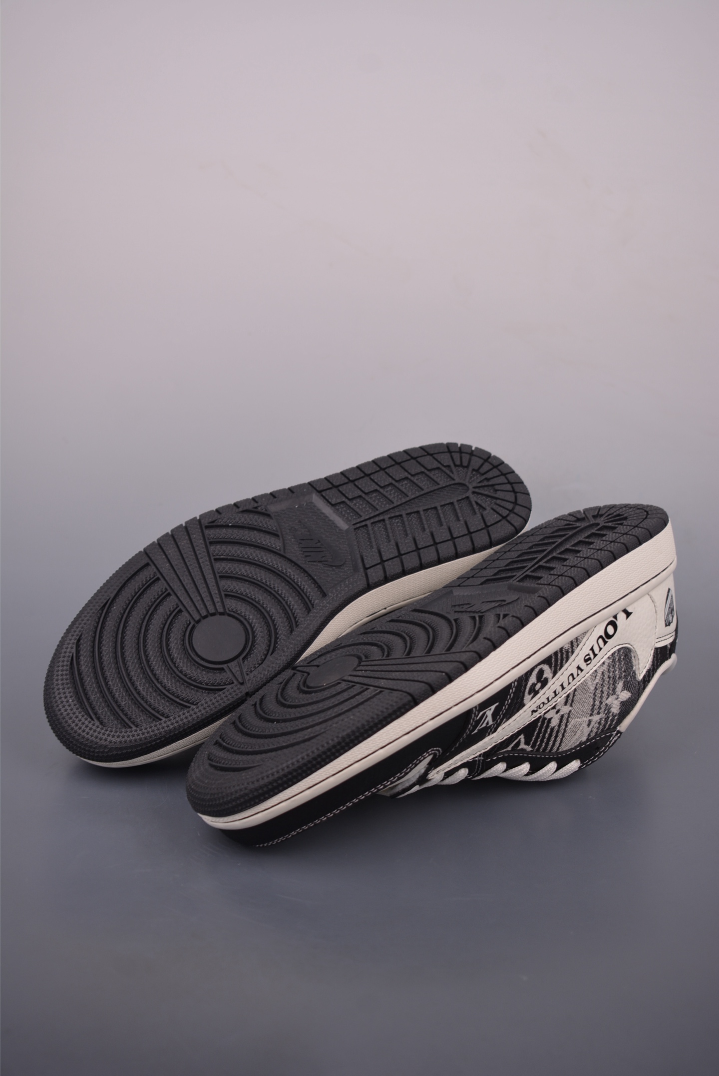 Fragment x Travis Scott x LV Air Jordan 1 Low 三方联名倒钩 SC0601-052