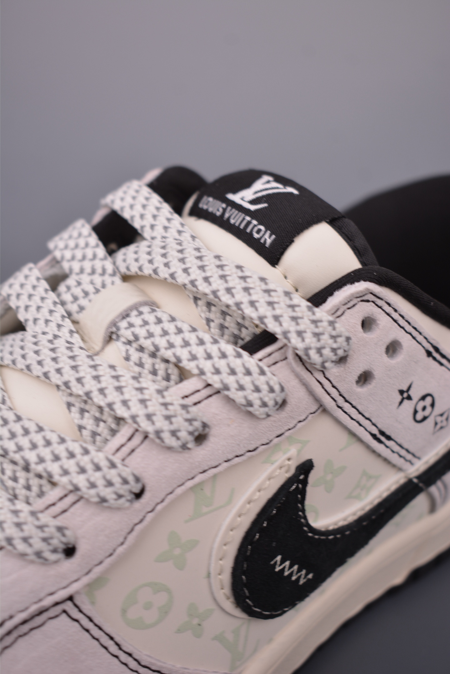 Nike SB Dunk Low Louis Vuitton Collaboration Premium Quality Sneakers 8 i1758413378231 4671 0 6