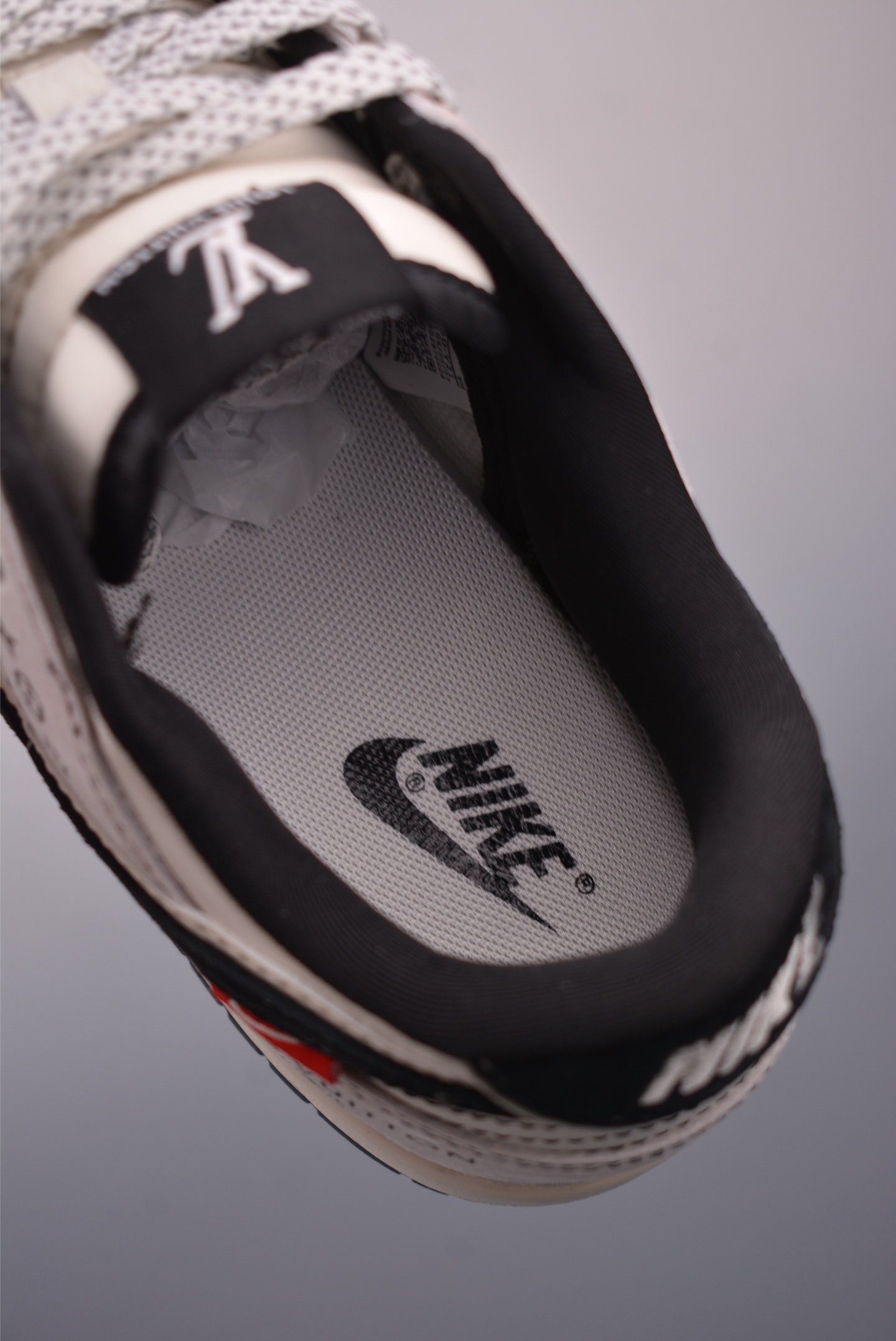 Nike SB Dunk Low Louis Vuitton Collaboration Premium Quality Sneakers 10 i1758413380084 6139 0 8