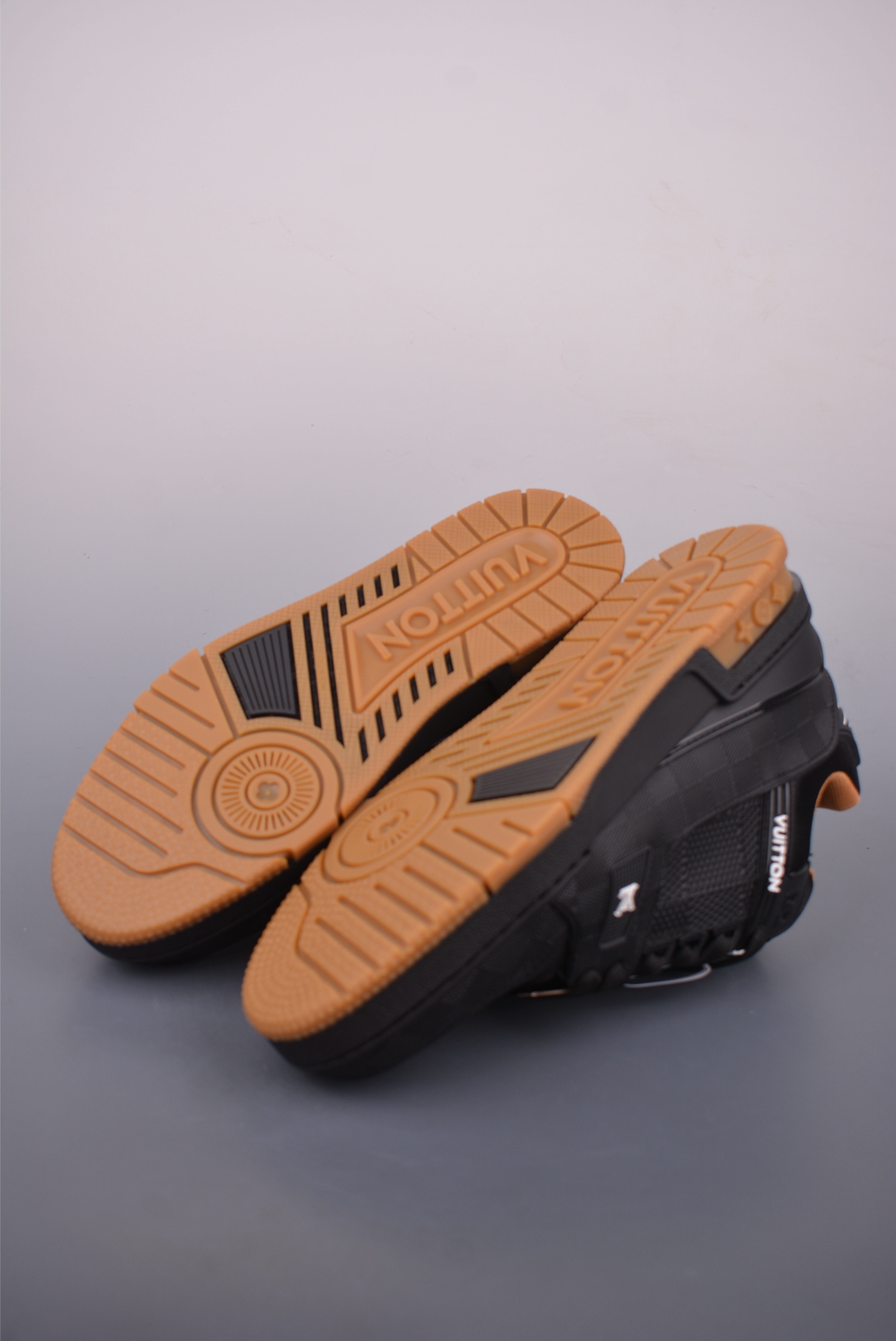 Louis Vuitton Trainer Sneaker 2021 Limited Edition Black Leather Size 35-46 4 i1758413460480 3335 0 2