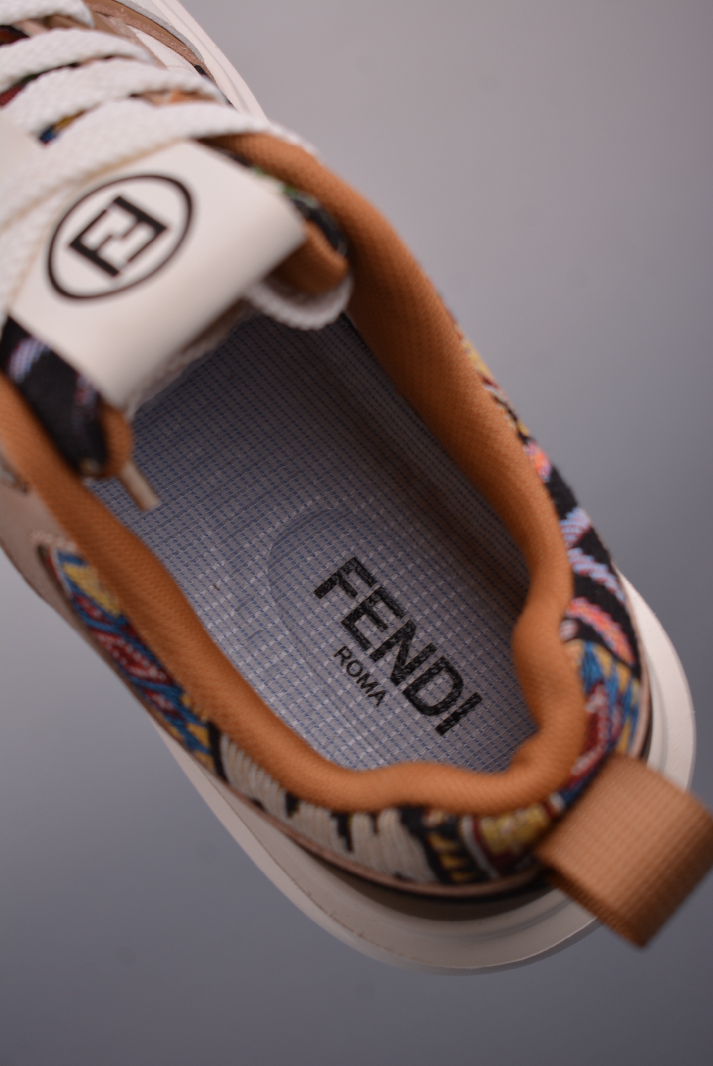 220 23ss FENDI芬迪潮流时尚低帮 休闲运动鞋系列 250902