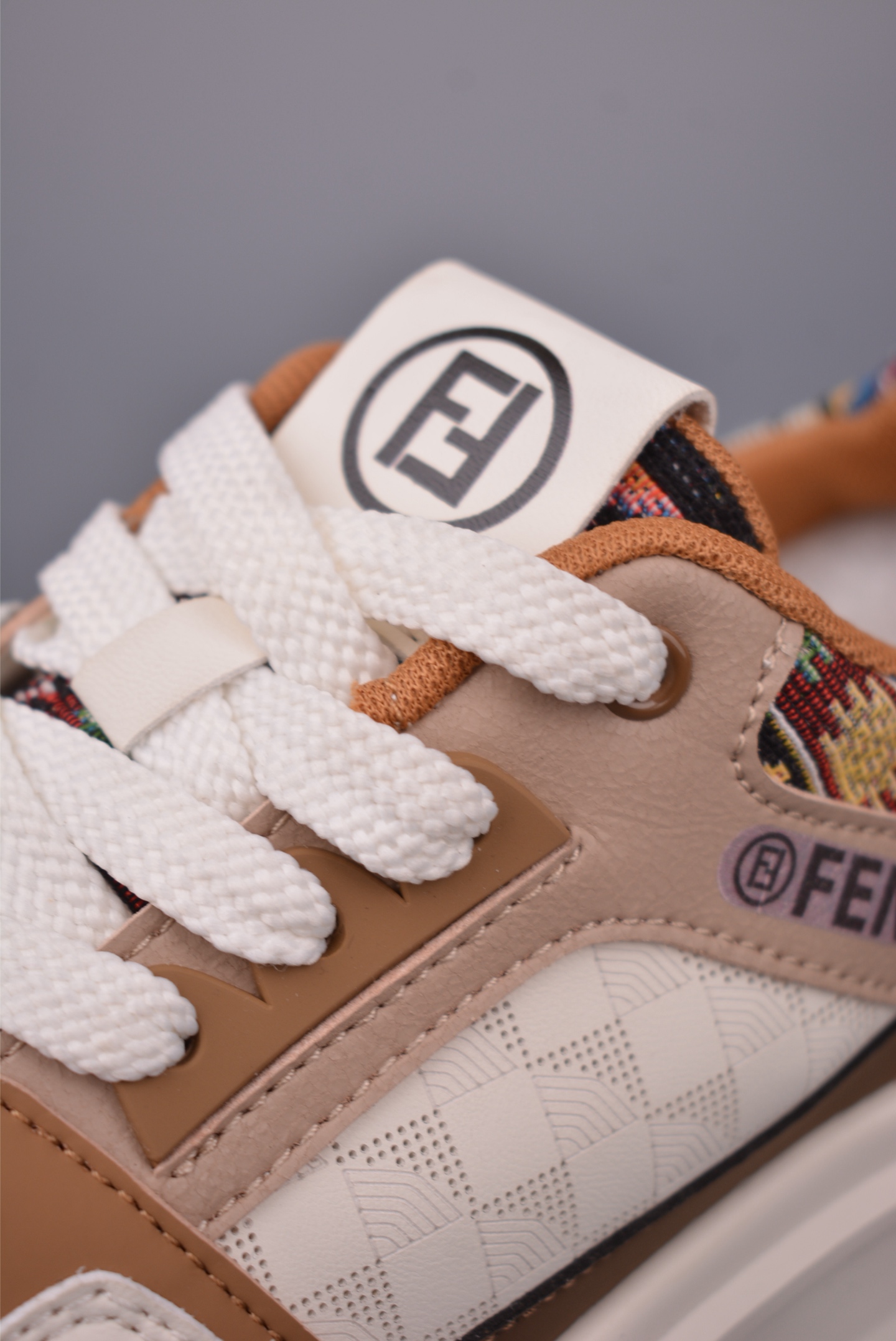 220 23ss FENDI芬迪潮流时尚低帮 休闲运动鞋系列 250902