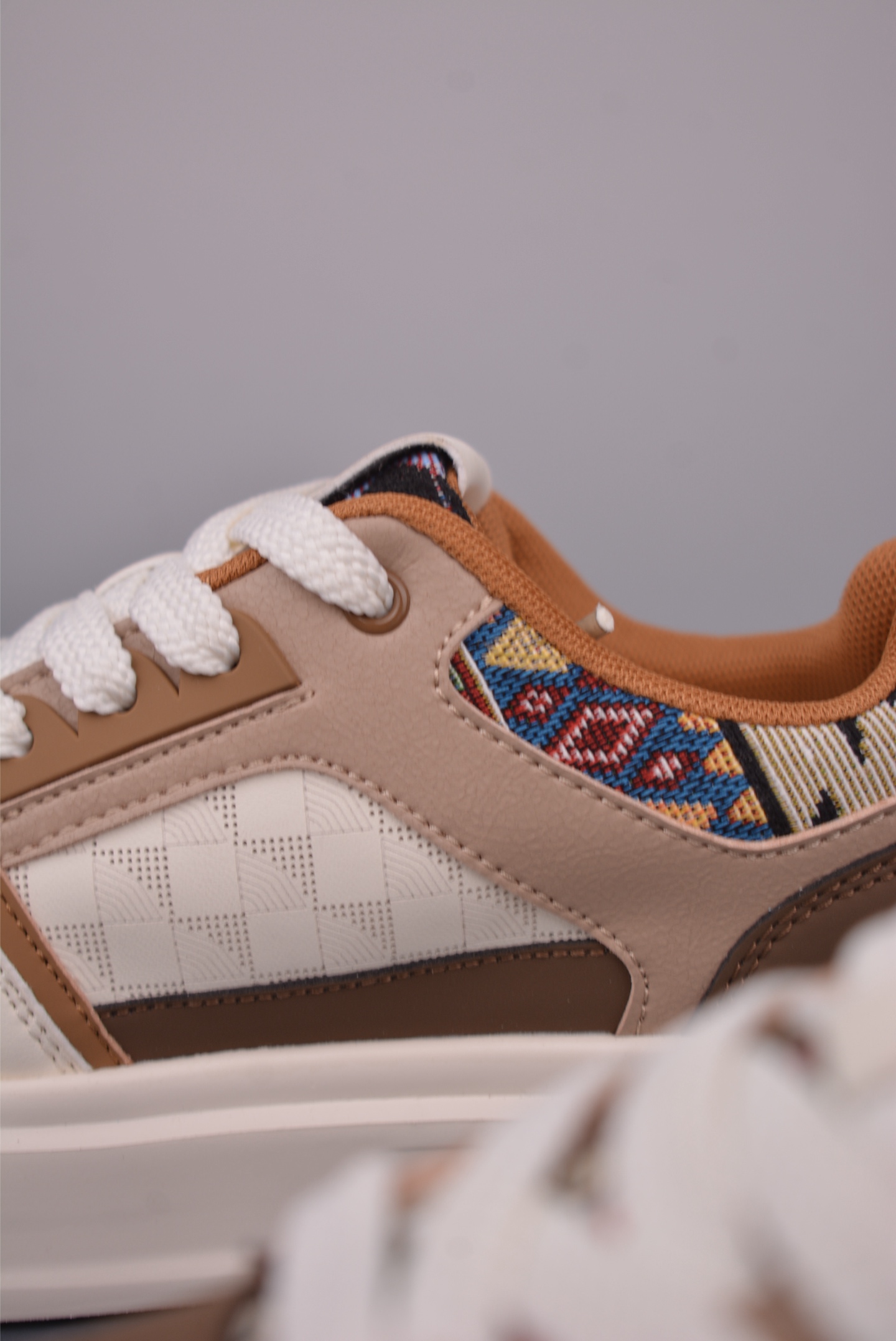 220 23ss FENDI芬迪潮流时尚低帮 休闲运动鞋系列 250902