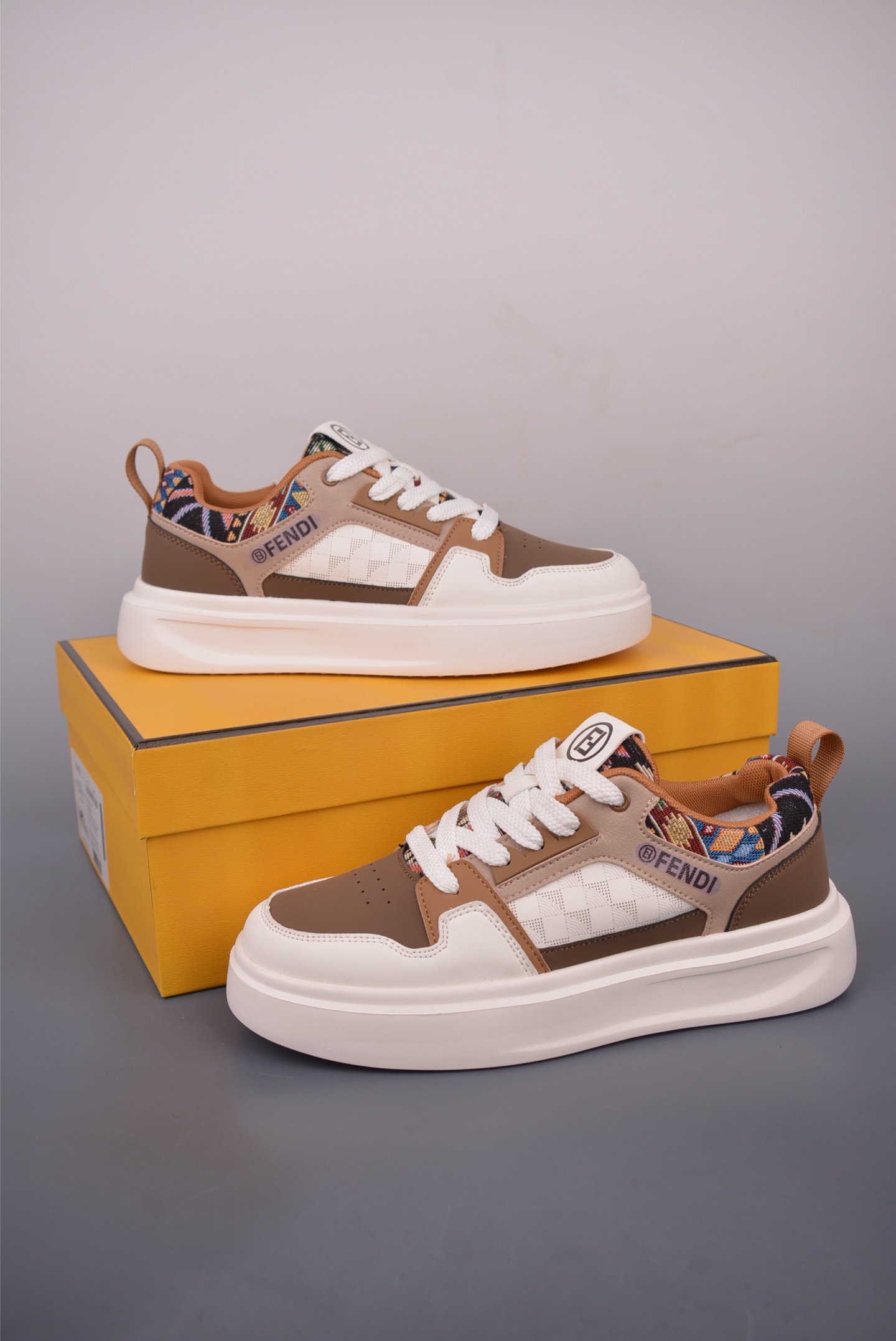 220 23ss FENDI芬迪潮流时尚低帮 休闲运动鞋系列 250902