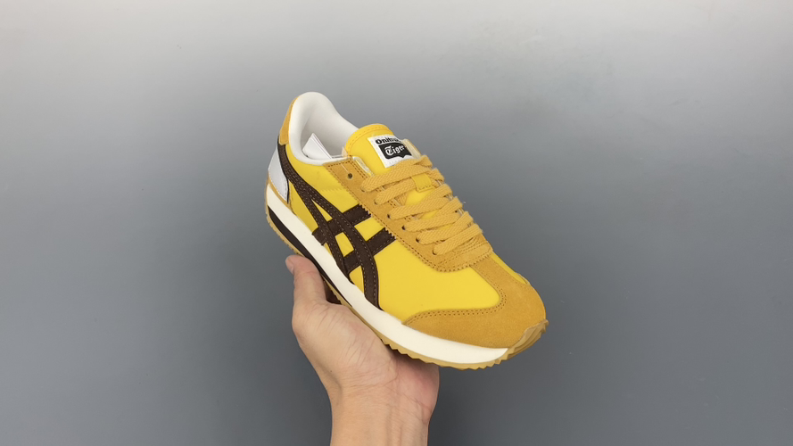 Onitsuka Tiger California 78 Yellow/Brown Low-Top Sneakers - Comfort & Style
