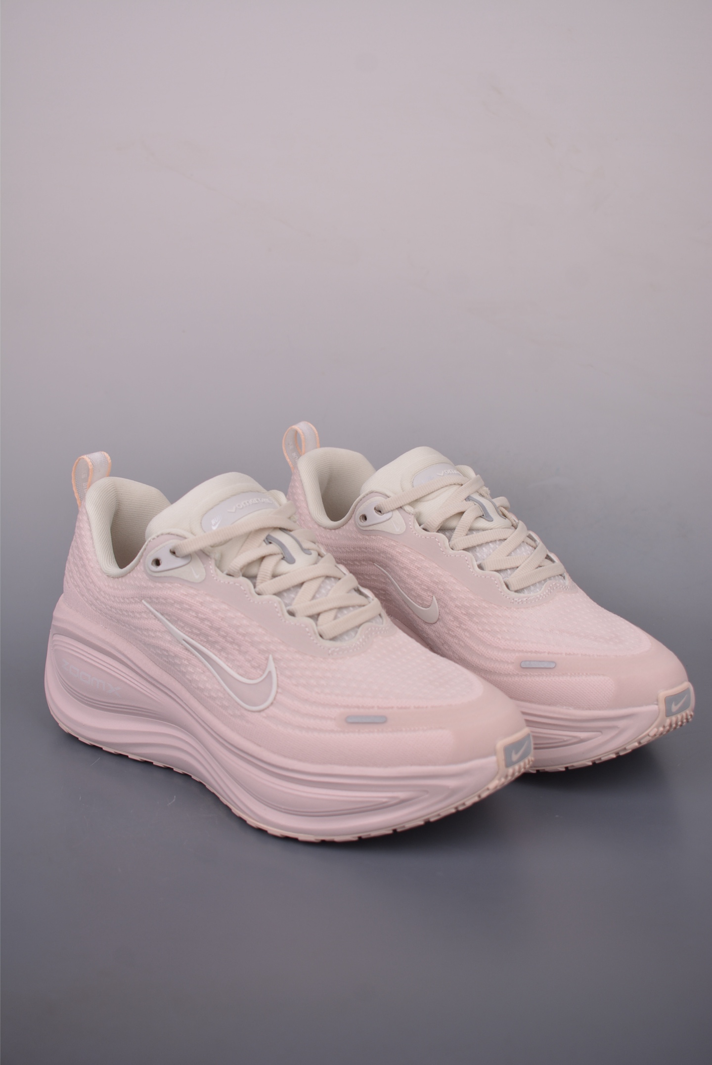 Nike Air Zoom Vomero Plus Running Shoes - Exceptional Comfort and Performance