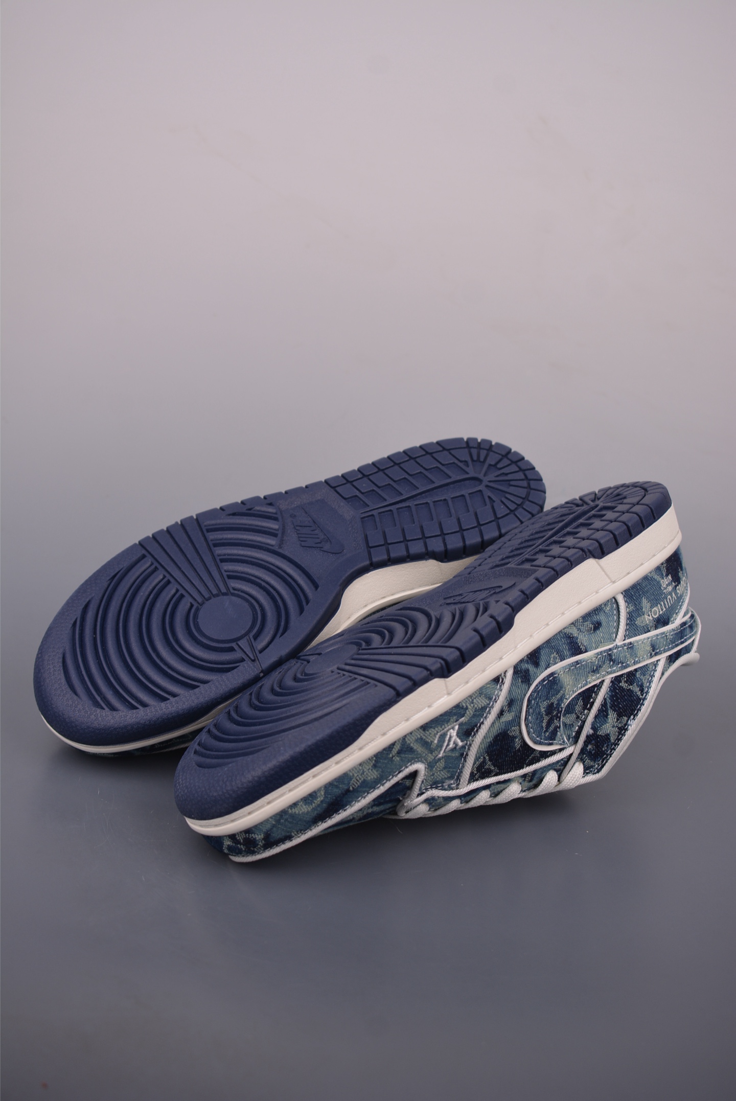 Nike SB Dunk Low Louis Vuitton Denim Sneakers - Premium Quality & Style 3 i1758496848116 1970 0 2
