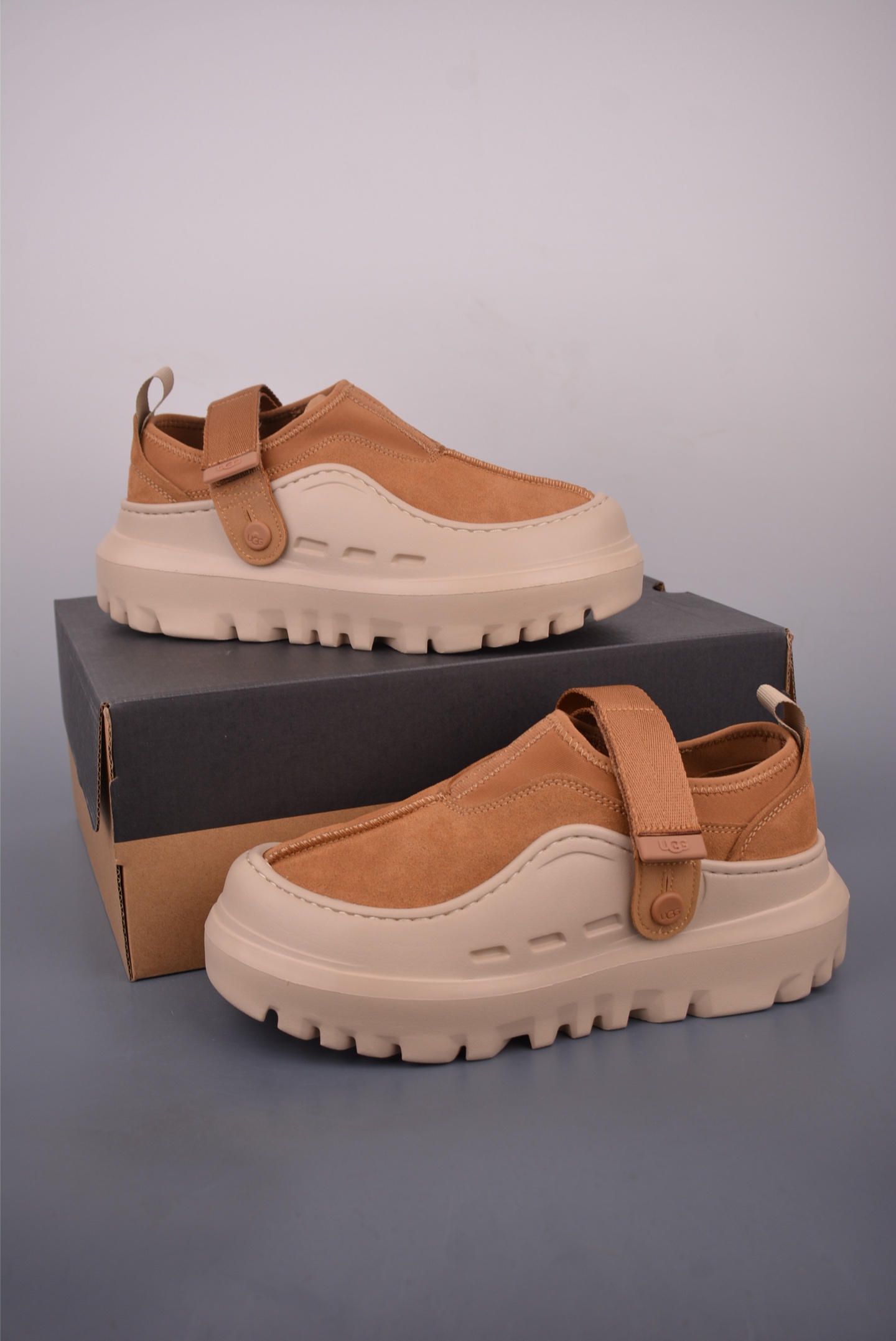 170 UGG秋季新款雪之答案SKTA 厚底增高舒适轻便透气洞洞鞋 1171355-Chinese UA Cheap High Quatity Brand Clothes Bags handbags Sneakers wholesale wholesaler seller from China Factory suppliers Fashion Clothing Shoes best Quality Beautiful Price 170 UGG秋季新款雪之答案SKTA 厚底增高舒适轻便透气洞洞鞋 1171355