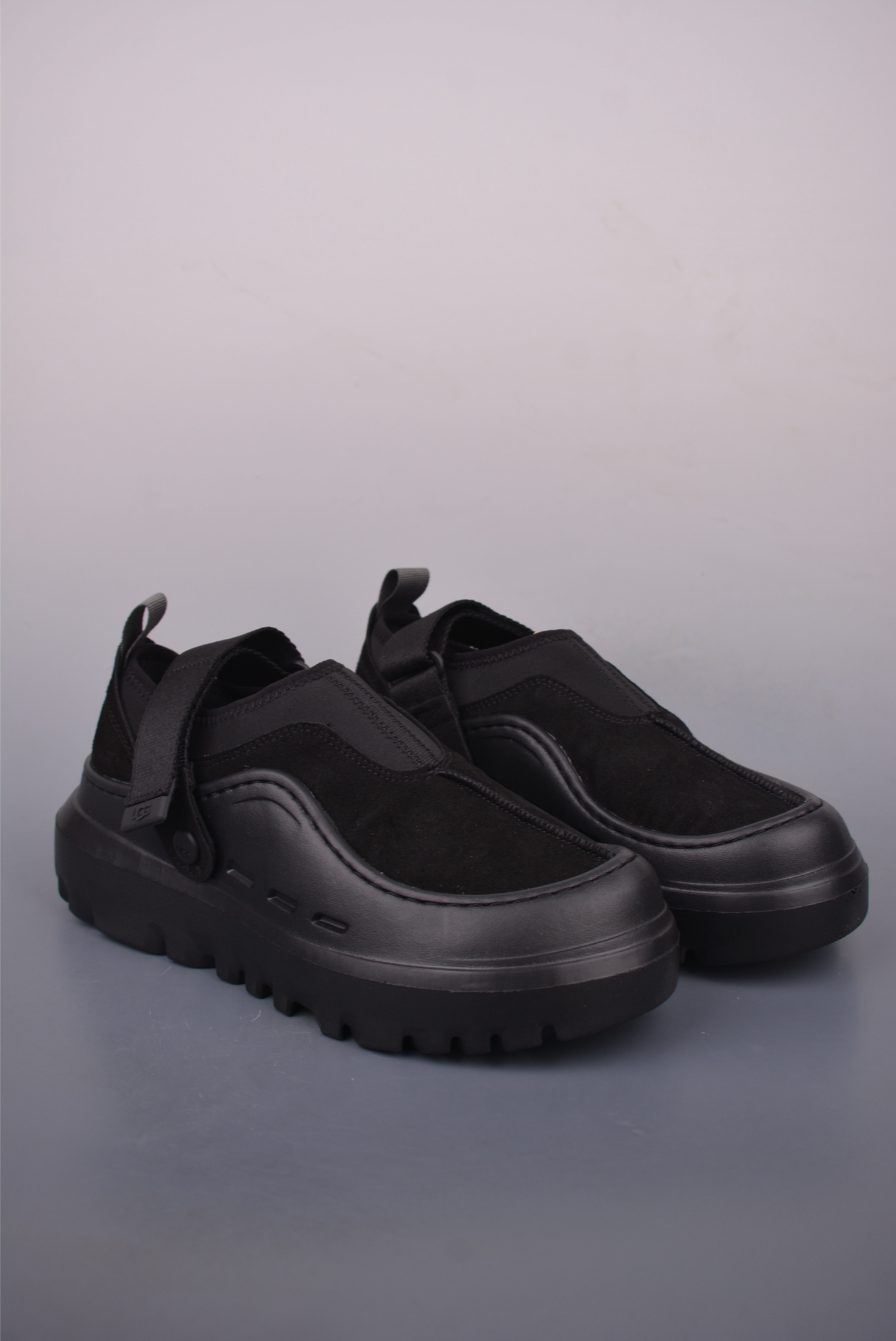 UGG SKTA Clogs: Comfortable, Lightweight, and Breathable Slip-On Shoes 2 i1758497358518 113 0 0