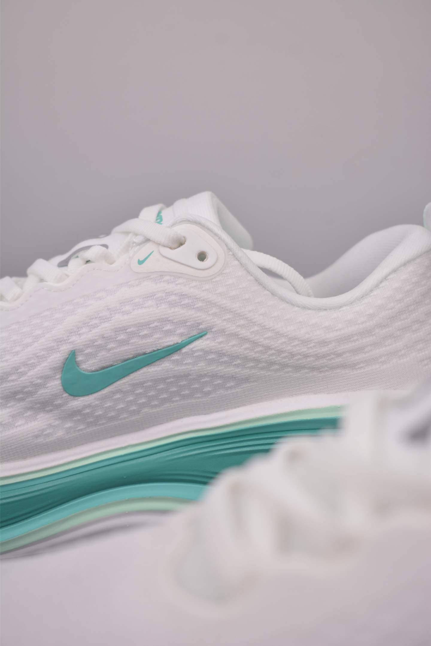 Nike Air Zoom Vomero Plus Running Shoes - White/Turquoise, Enhanced Cushioning 9 i1758583101414 9745 0 7