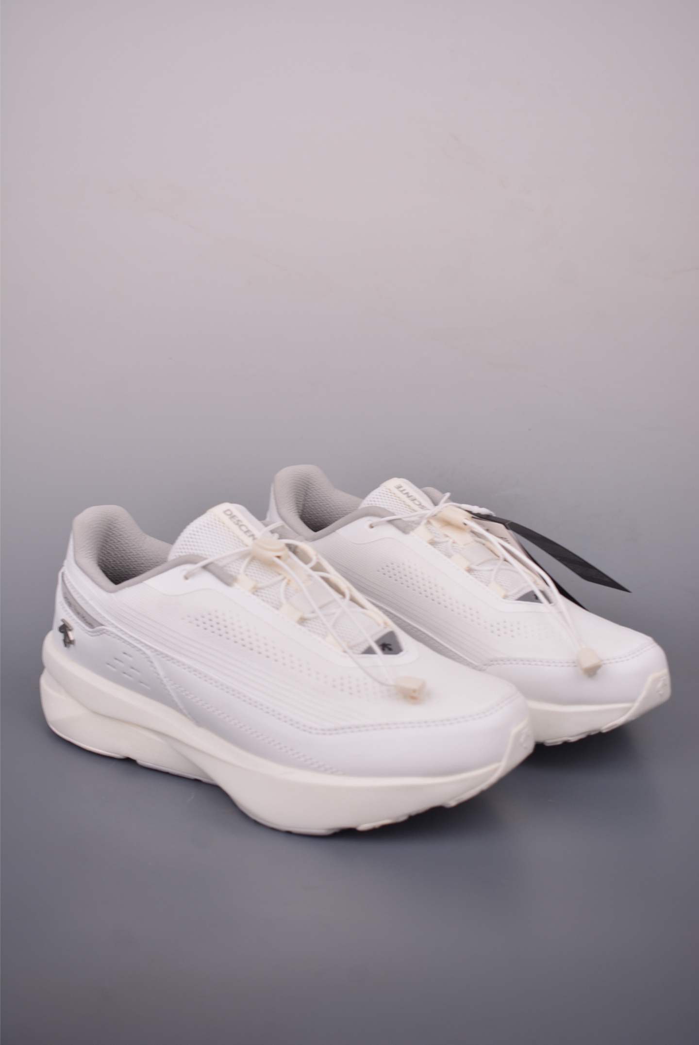 Descente SNOW DF 2.0: Lightweight, Cushioned, Breathable Trail Running Shoes