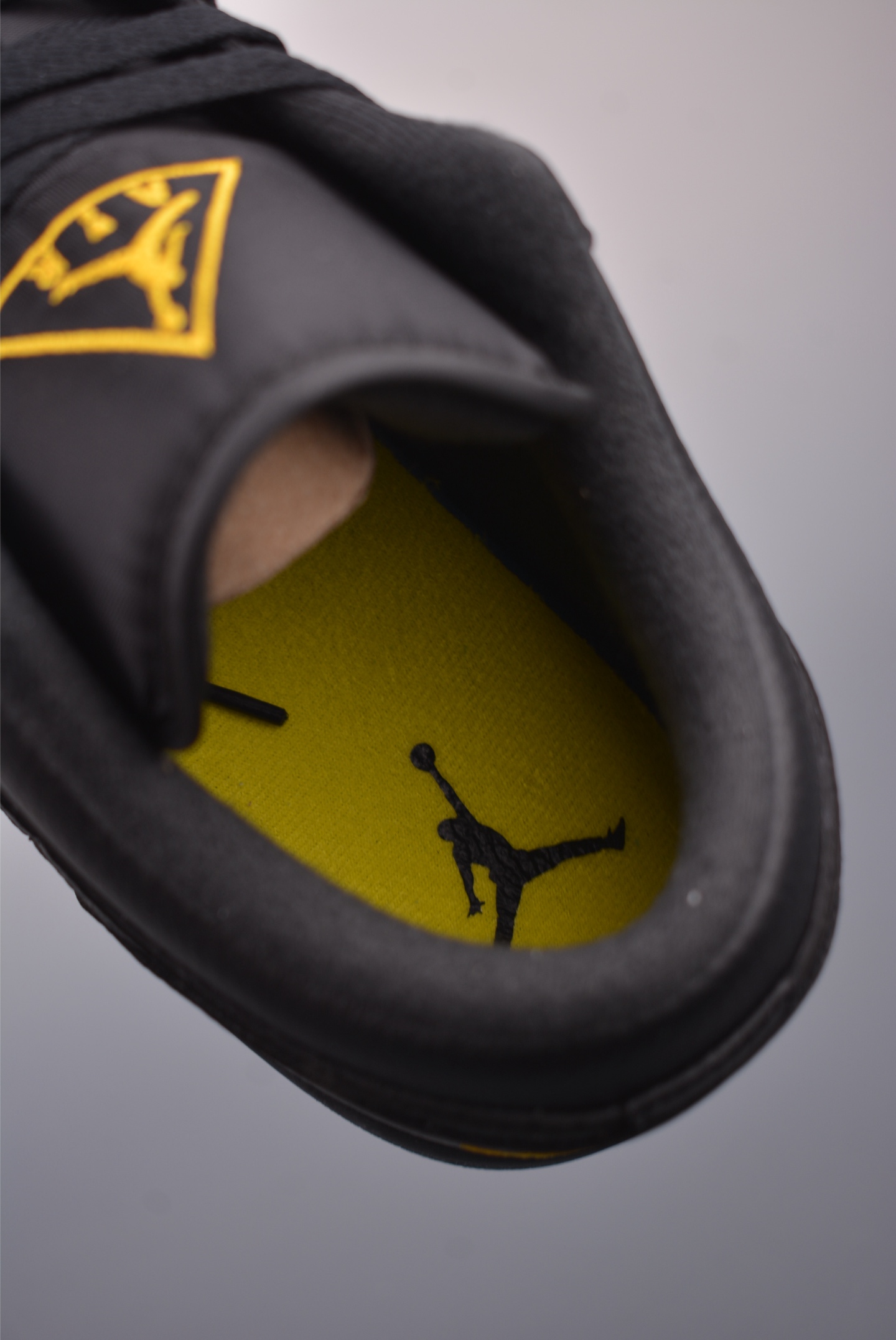 200 Air Jordan 1 Low 黑金爆裂纹 AJ1乔1低帮休闲板鞋 IM6568-010