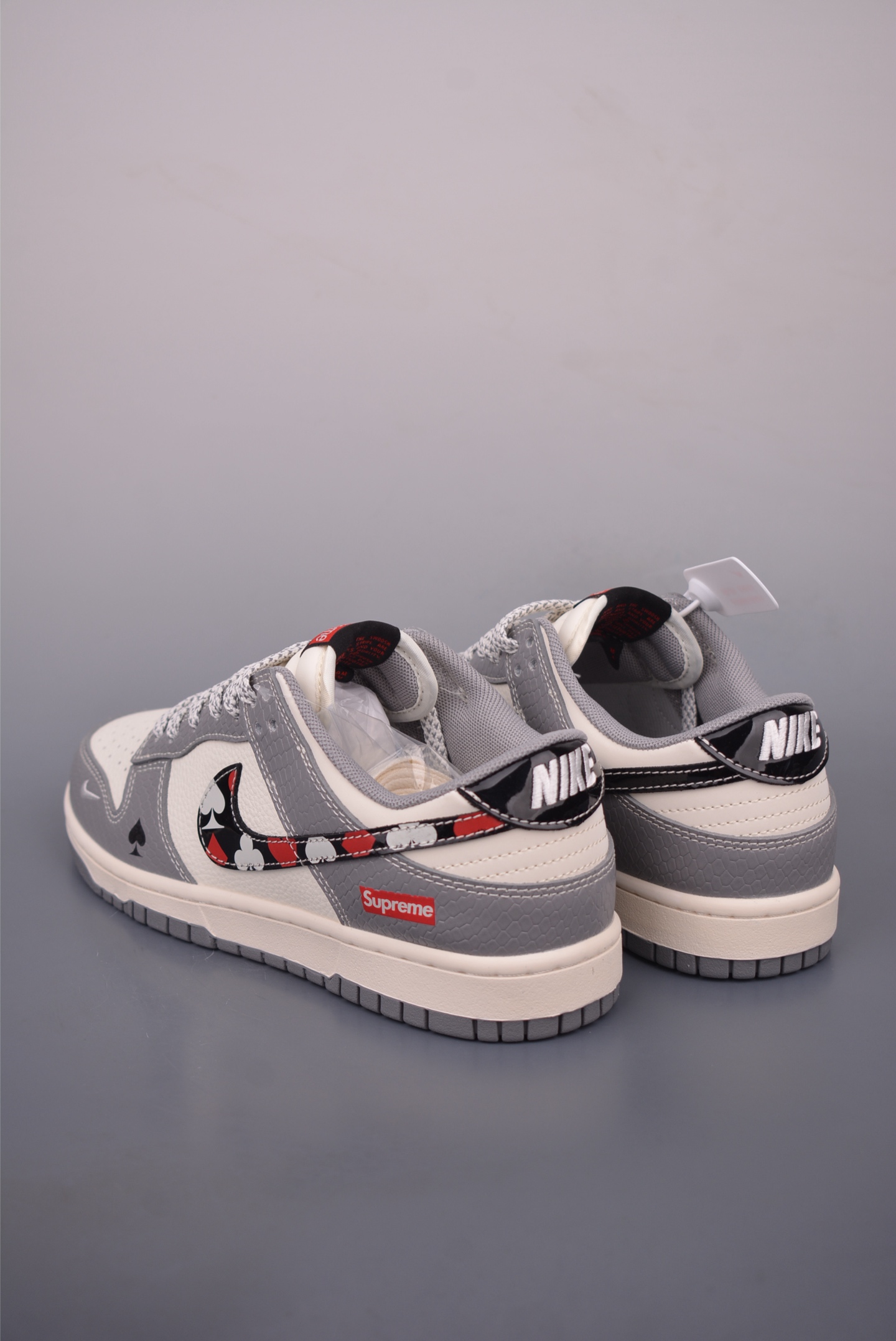 Nike SB Dunk Low Supreme Sneakers - Premium Quality, Stylish Design 3 i1758670479514 727 0 1