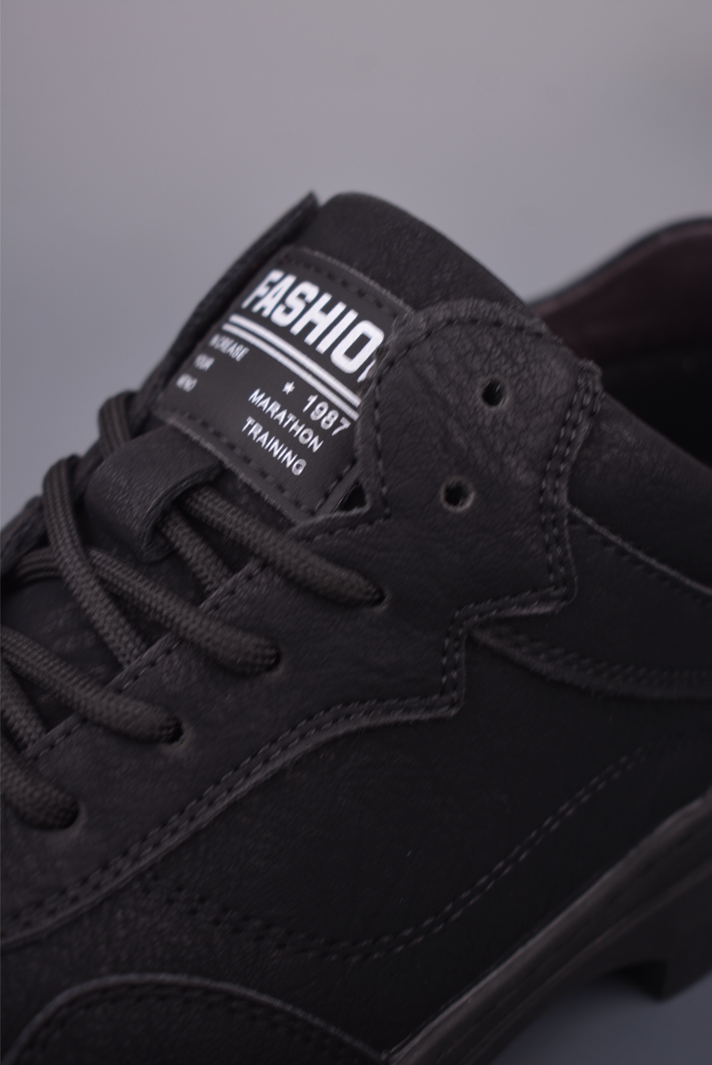 Timberland Classic Mid-Top Shoes: Italian Leather, Anti-Odor Insole, Durable 8 i1758670698945 6072 0 6