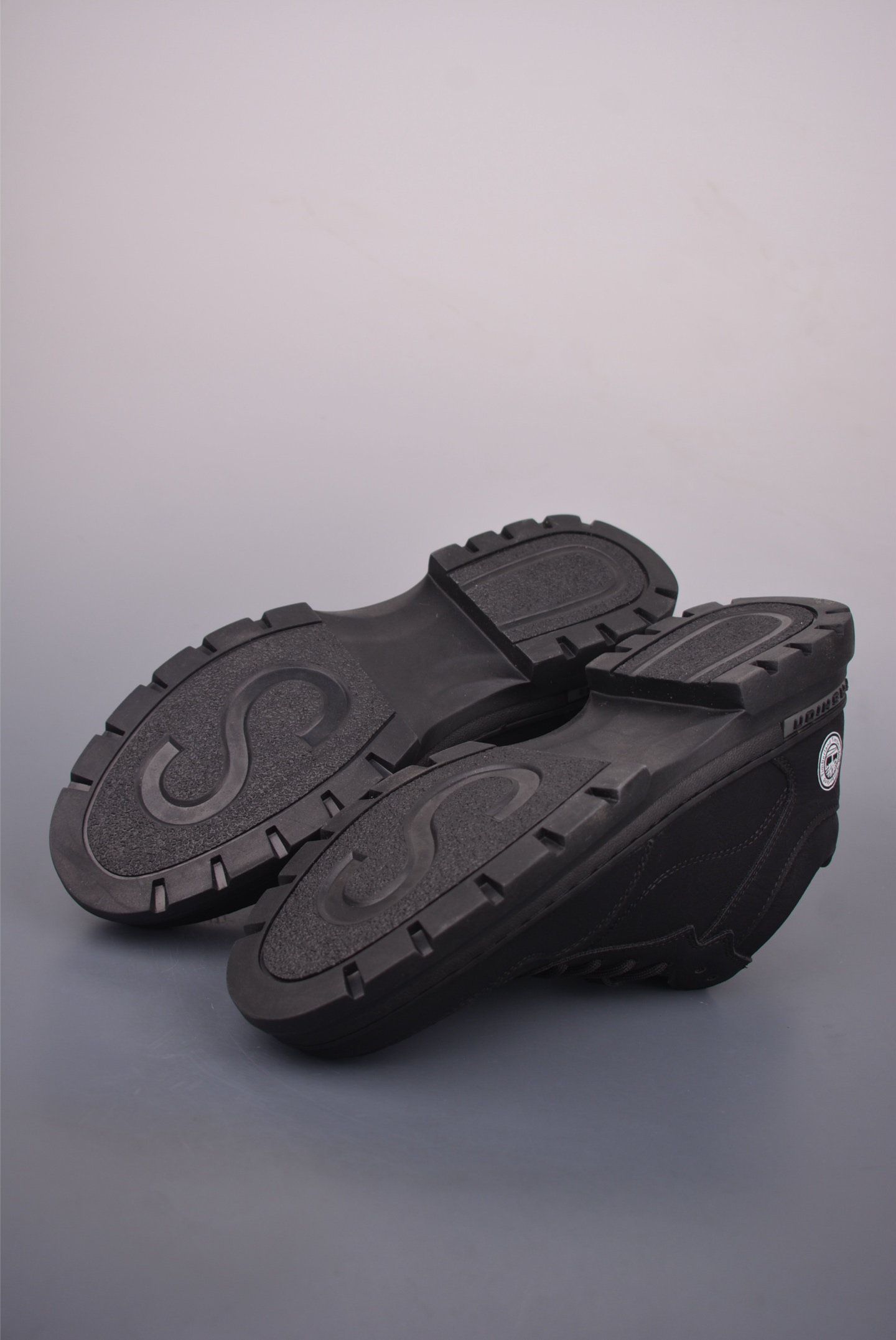 Timberland Classic Mid-Top Shoes: Italian Leather, Anti-Odor Insole, Durable 4 i1758670700748 3912 0 2