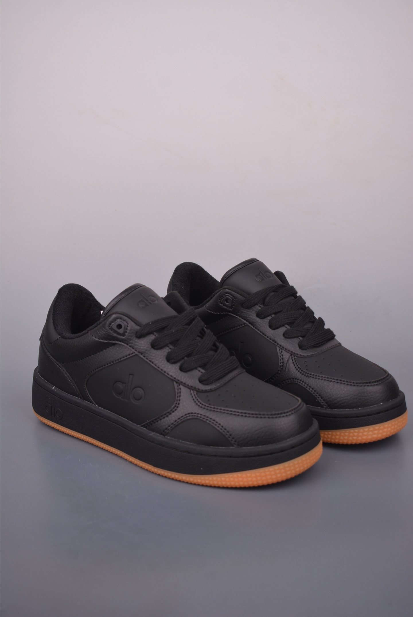 Alo Yoga Recovery Mode Black Low-Top Sneakers - Comfortable & Durable 2 i1758671432989 7278 0 0