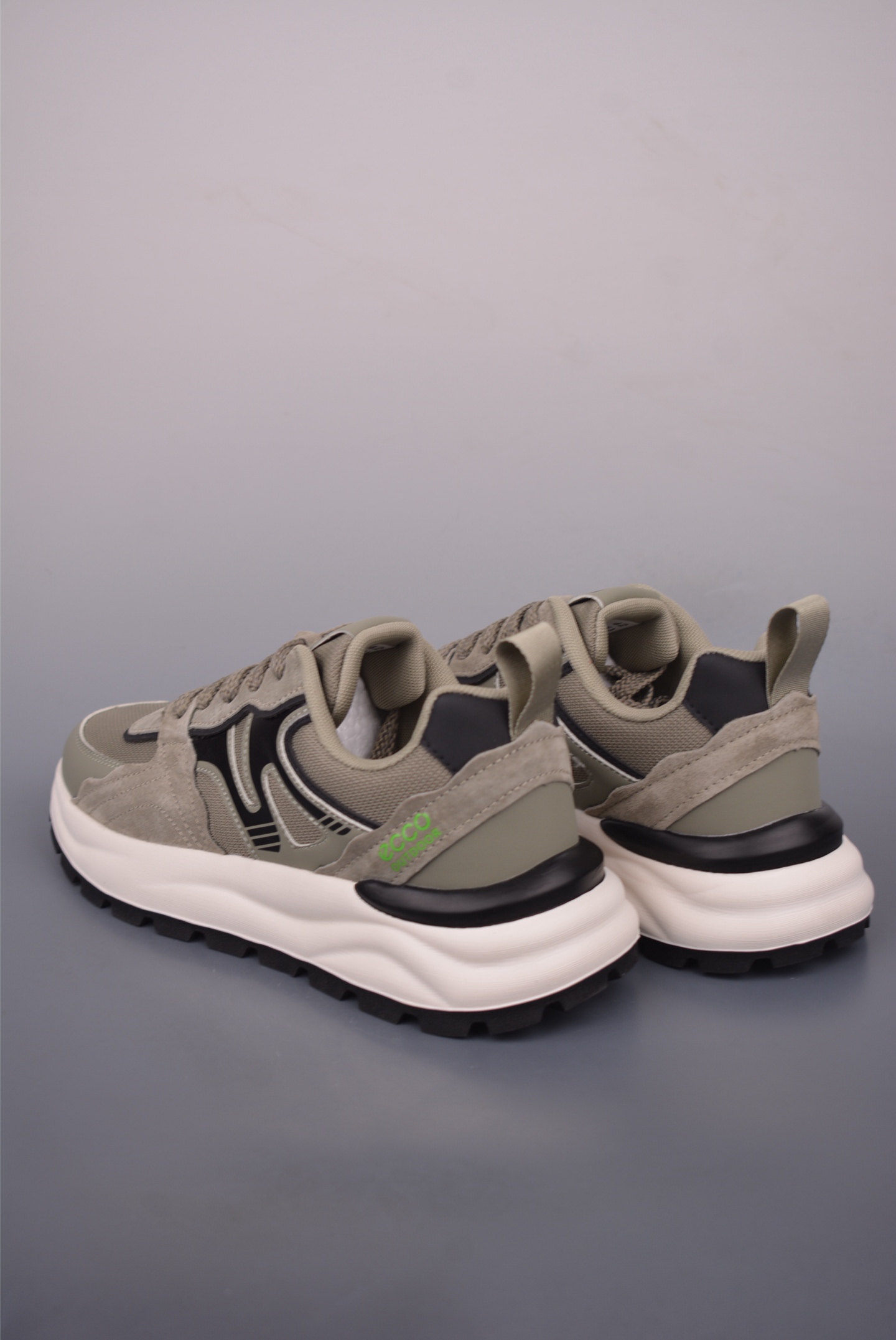 220 Ecco爱步男鞋2025年新款 拼接板鞋拼色 200859