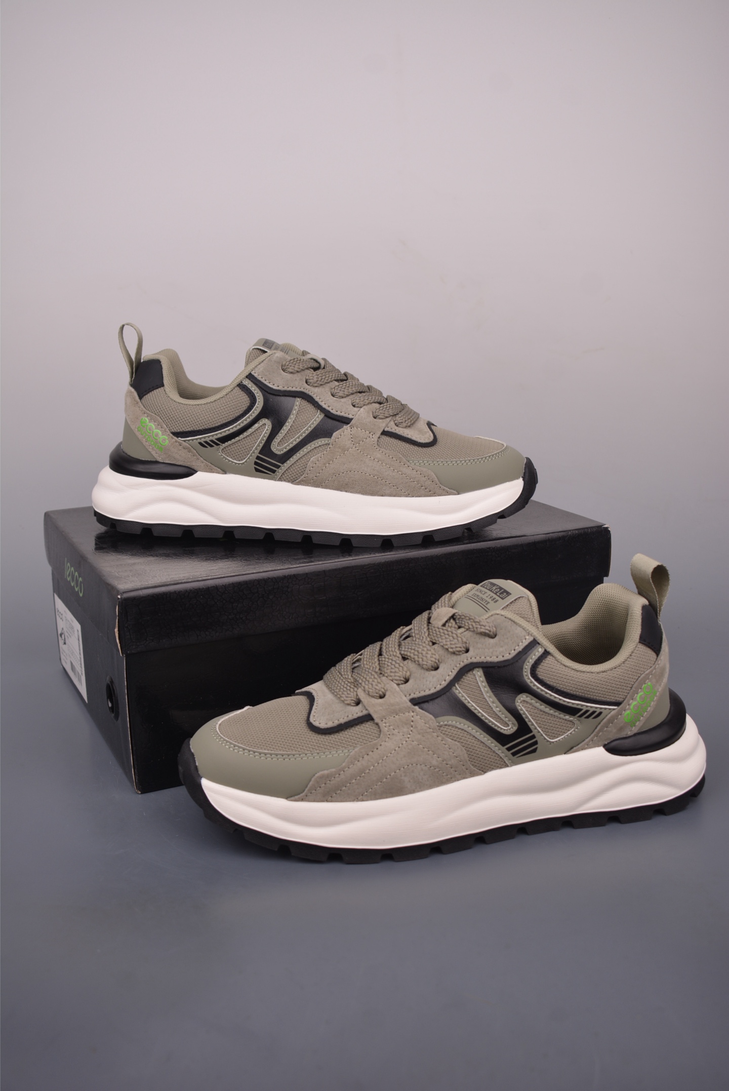 220 Ecco爱步男鞋2025年新款 拼接板鞋拼色 200859