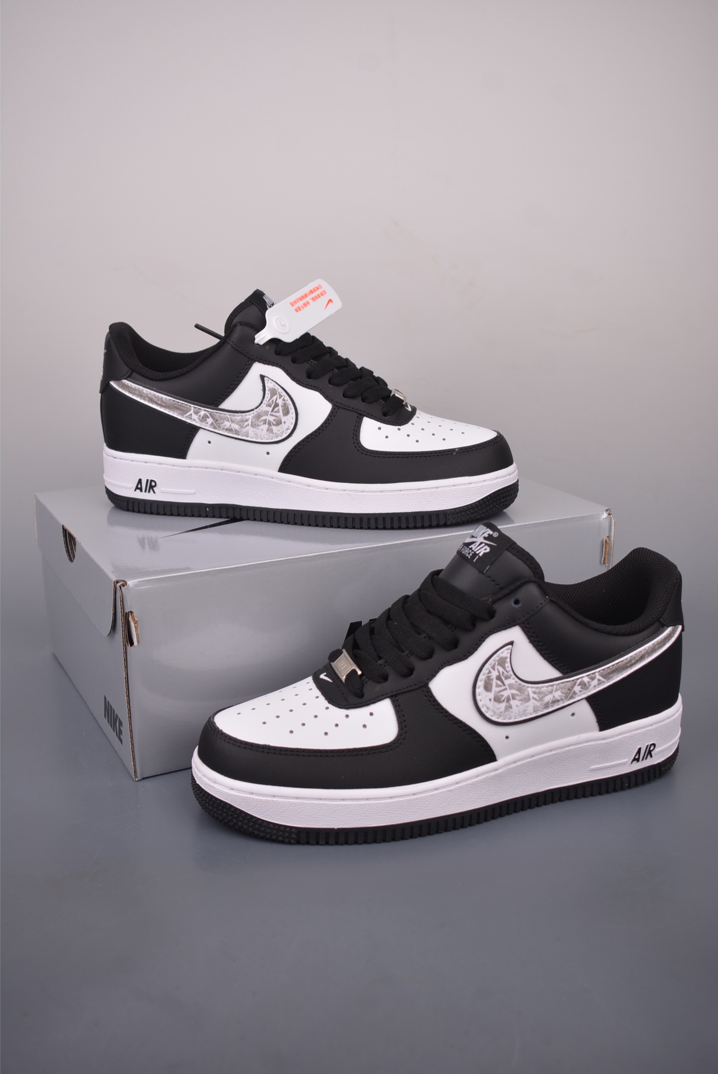 Nike Air Force 1 Low Black and White Cracked Leather Original Edition 6 i1758753211119 2597 0 4