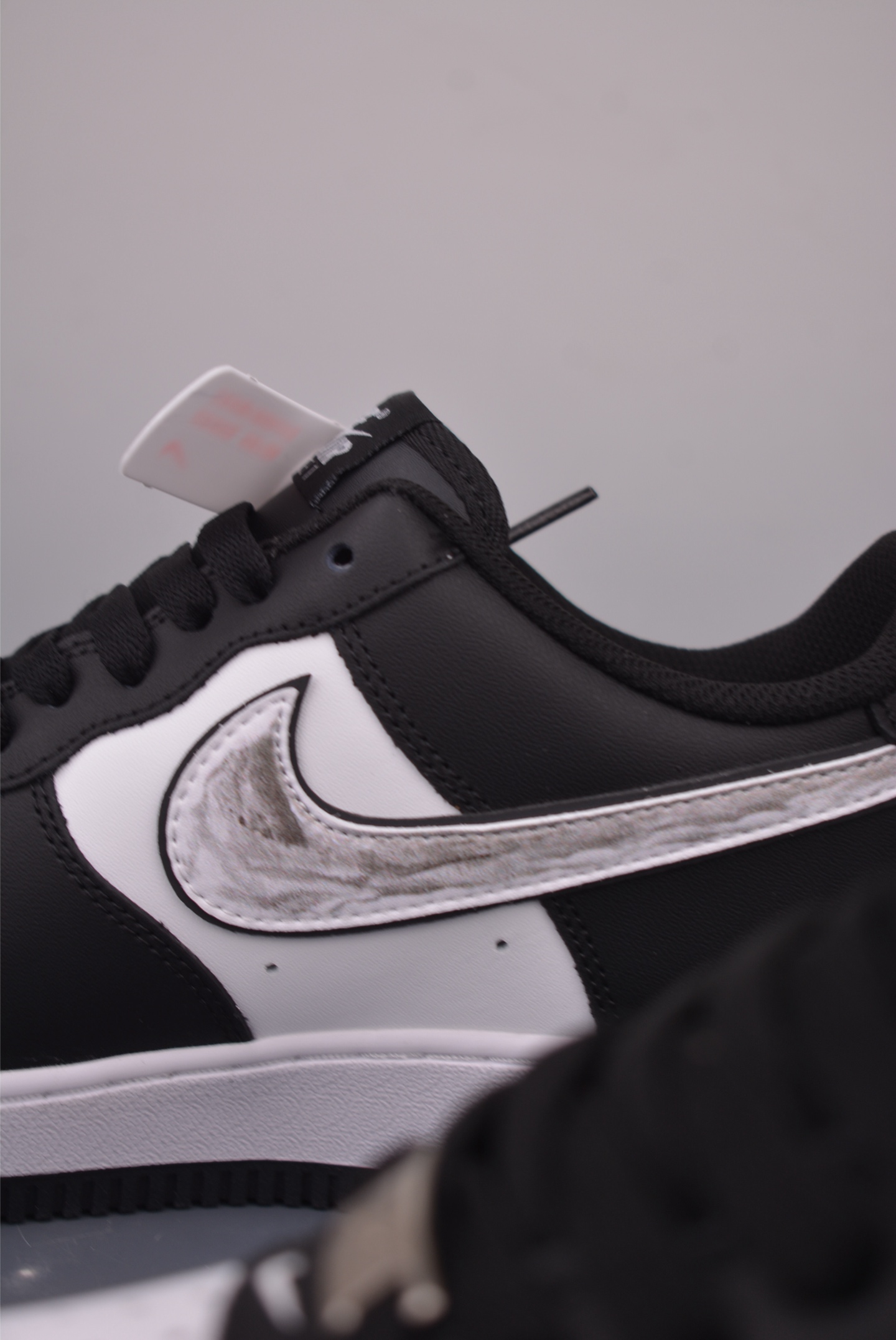 Nike Air Force 1 Low Black and White Cracked Leather Original Edition 9 i1758753211164 5030 0 7