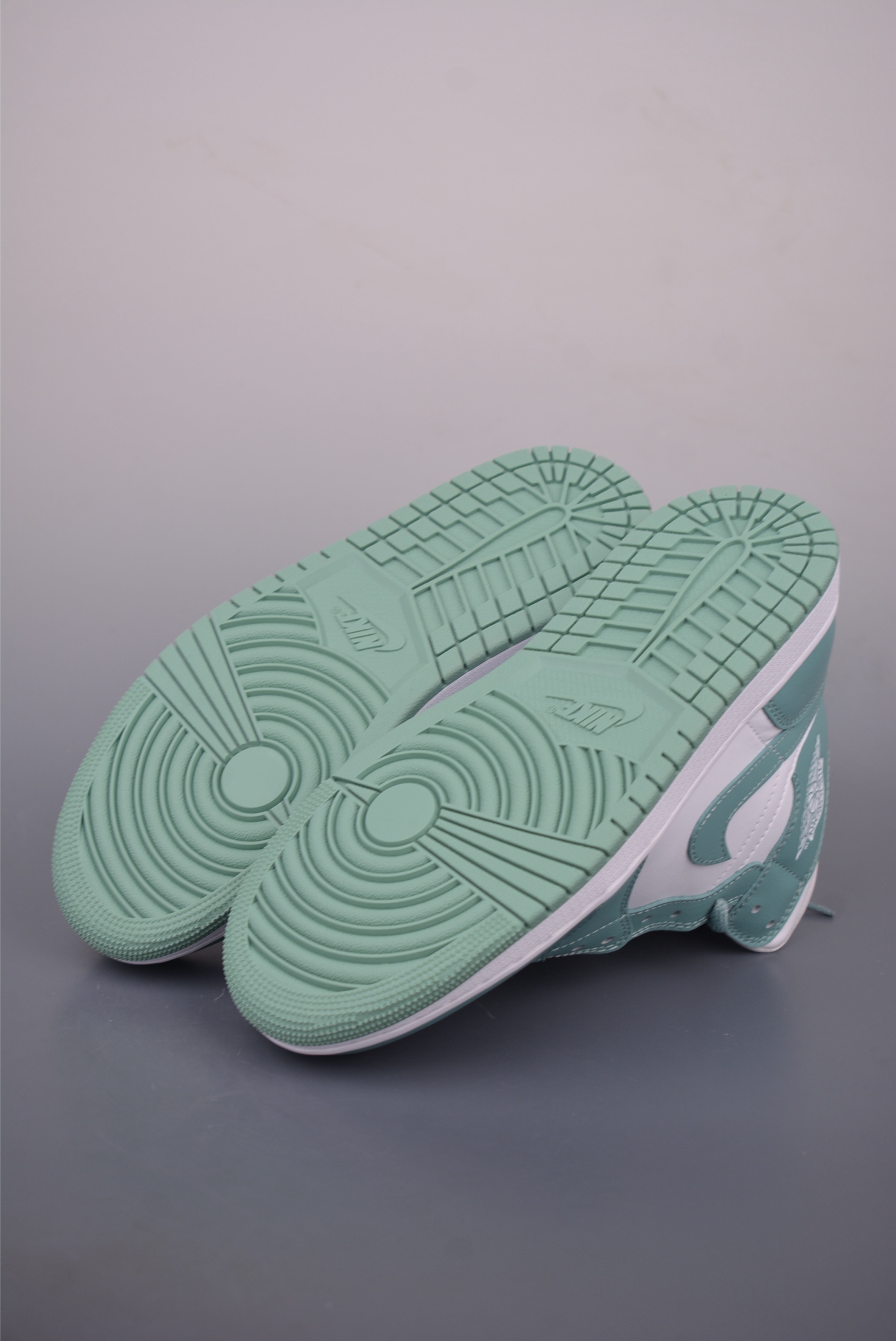 原装裸鞋级 市面最高工艺产物 Air Jordan 1 Mid白绿 纯原系列 BQ6472-138