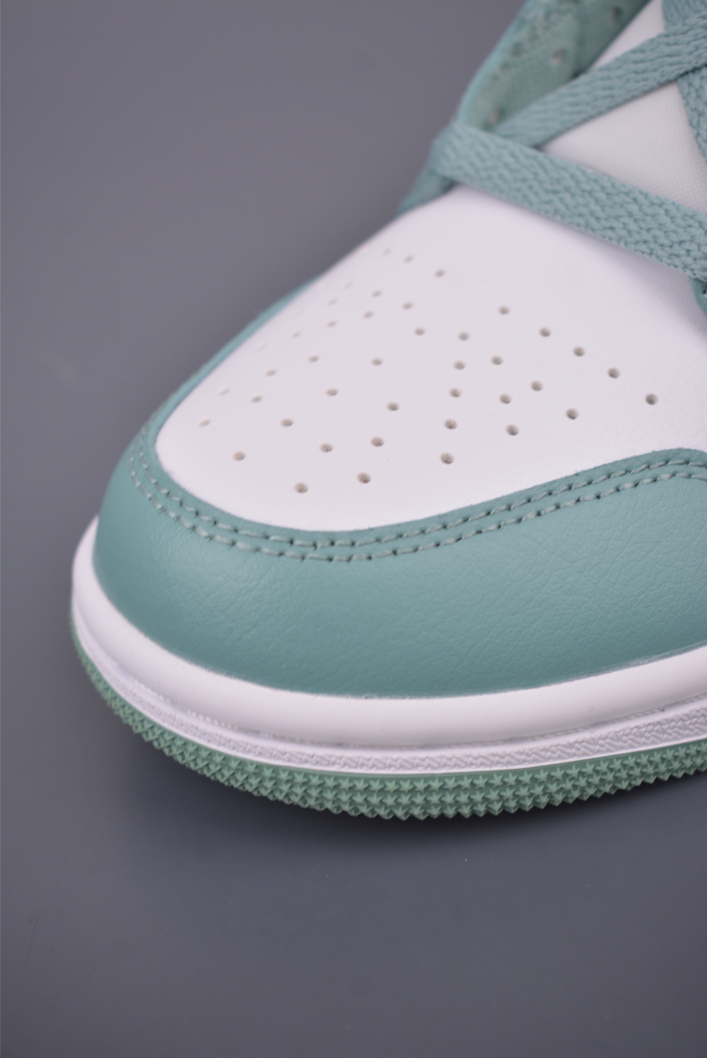 原装裸鞋级 市面最高工艺产物 Air Jordan 1 Mid白绿 纯原系列 BQ6472-138