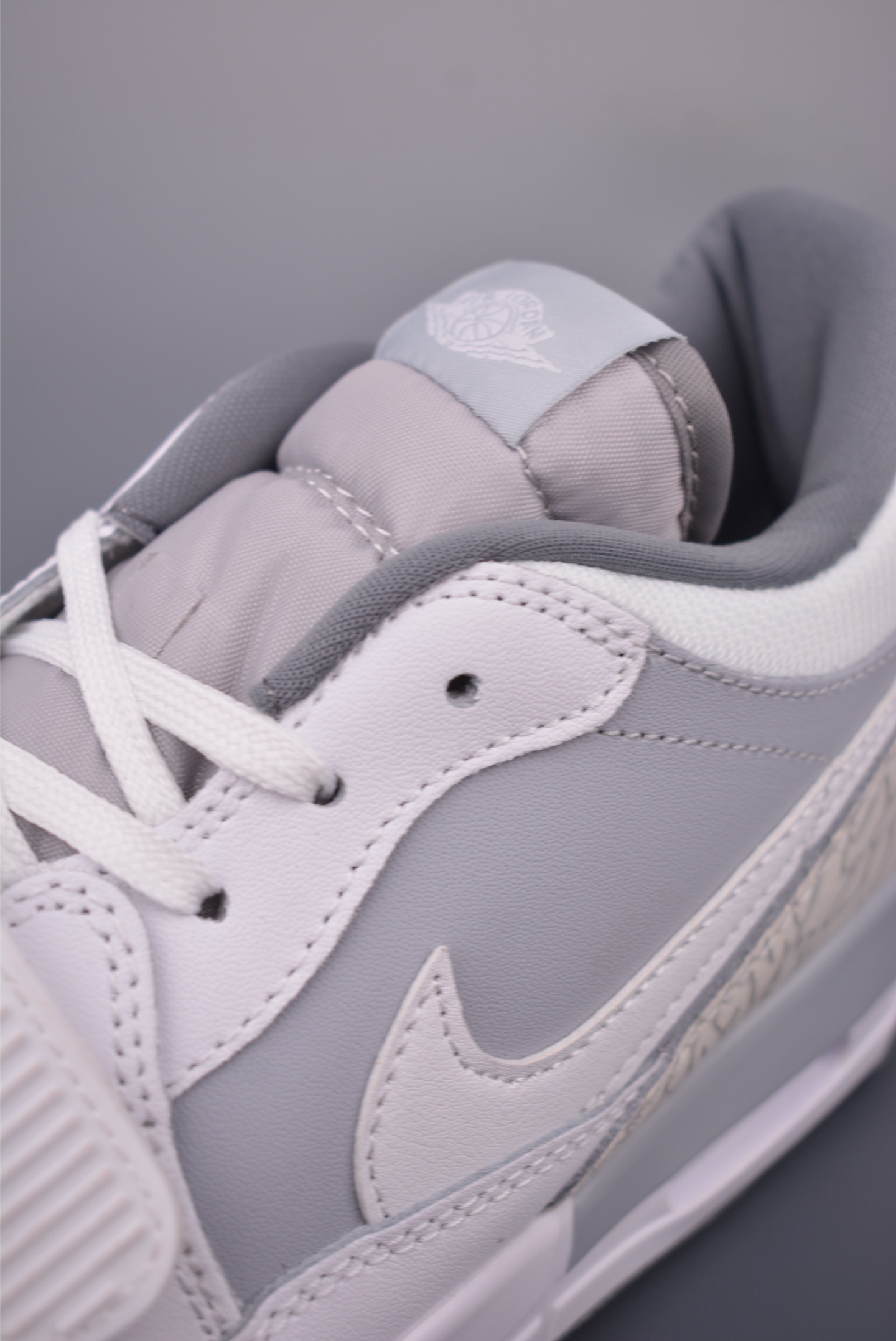 Air Jordan Legacy 312: A Classic Fusion of Iconic Sneaker Heritage 8 i1758754133026 8937 0 9