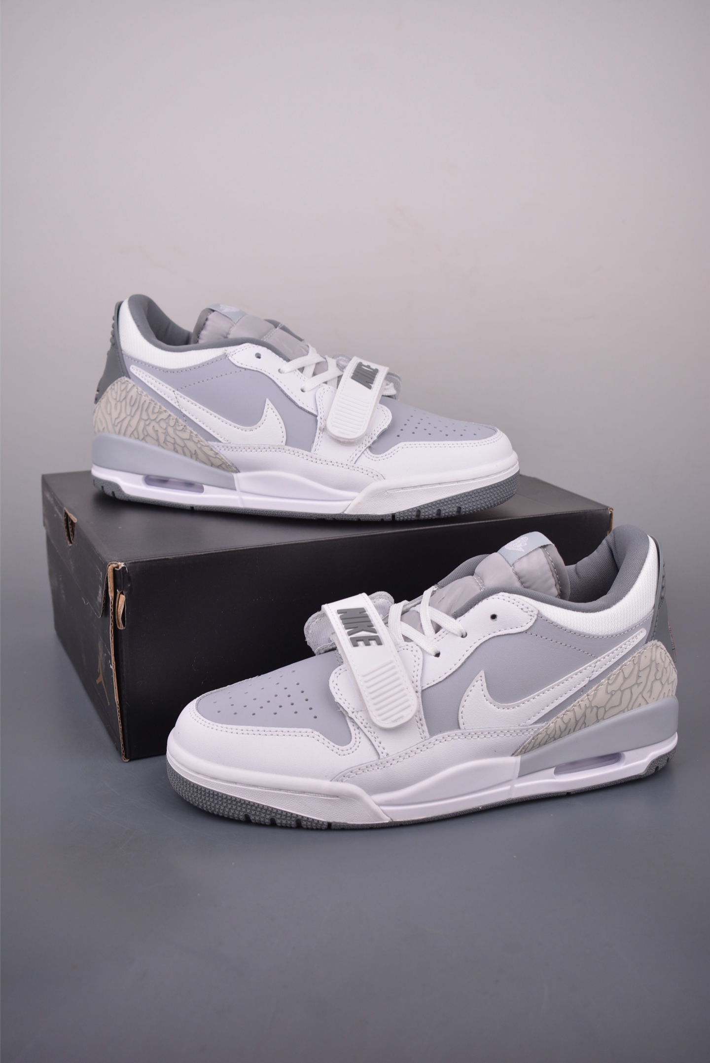 Air Jordan Legacy 312: A Classic Fusion of Iconic Sneaker Heritage 6 i1758754183688 3261 0 4
