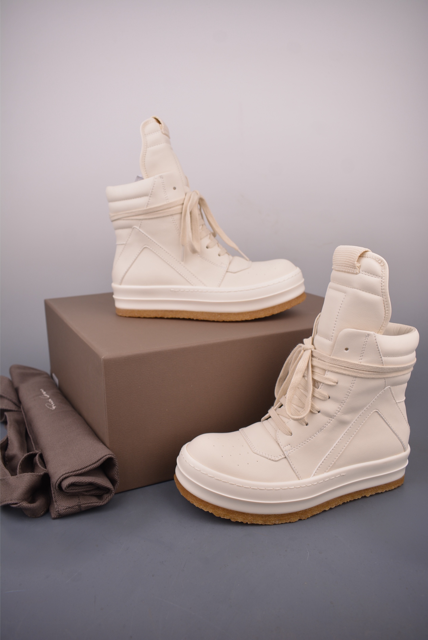 Rick Owens High-Top Sneakers - Leather, Lace-Up, and Distinctive Style 6 i1758757704241 5659 0 4