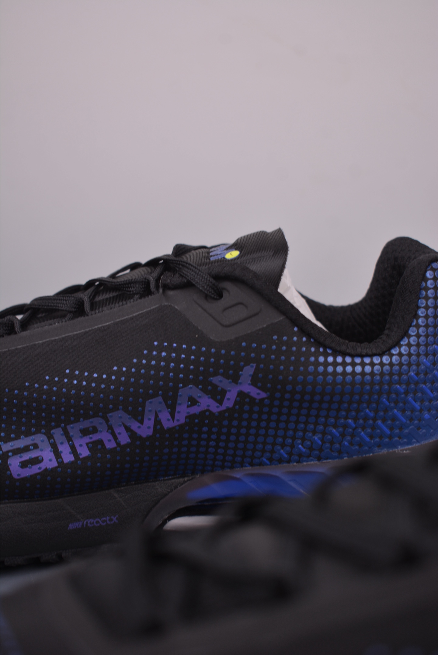 Nike Air Max Phoenix Running Shoes - Breathable, Comfortable and Durable 8 i1758758104960 452 0 7