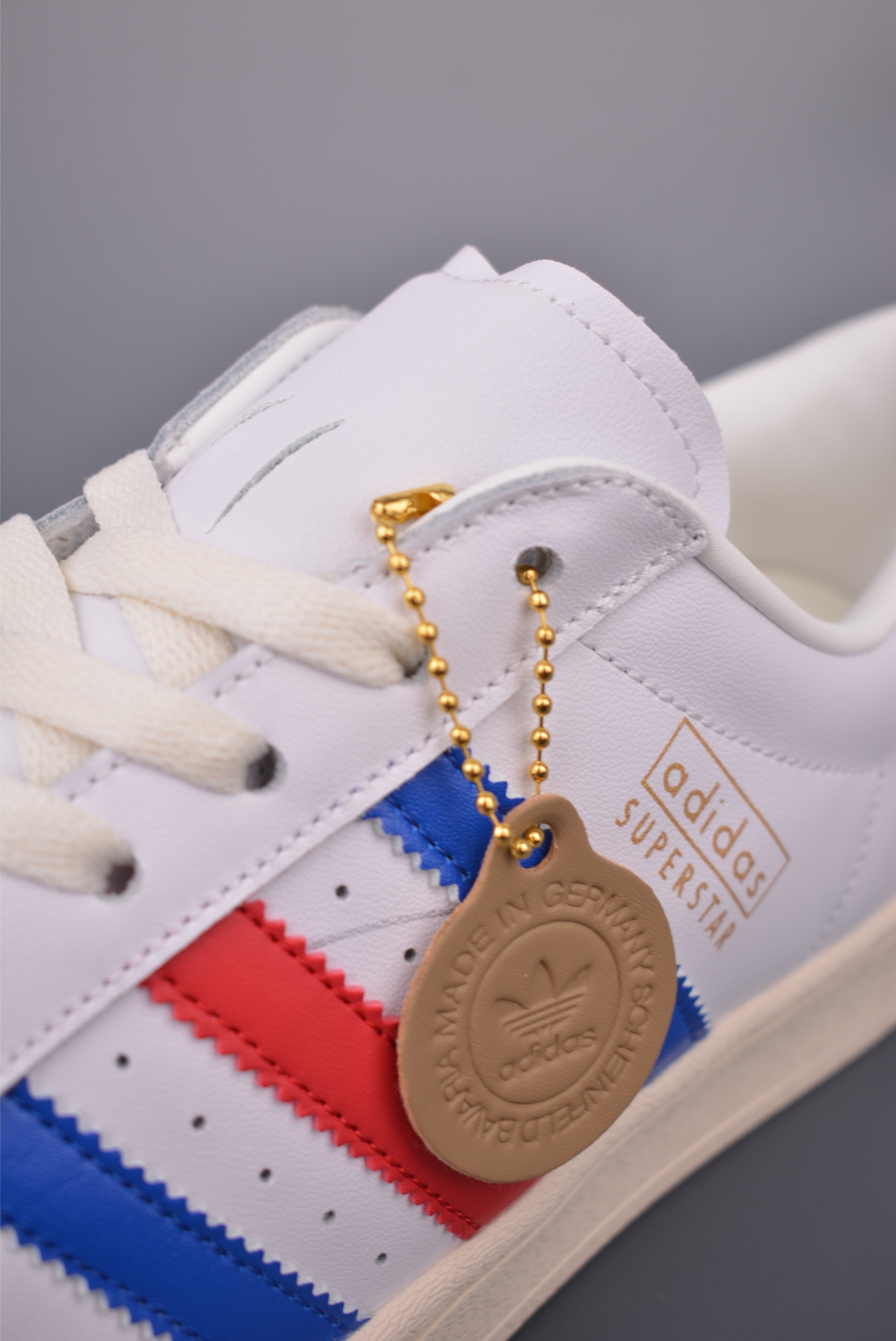 Adidas Originals Superstar 2 - Classic White Leather Sneakers with Iconic Design 8 i1758841121275 5734 0 6
