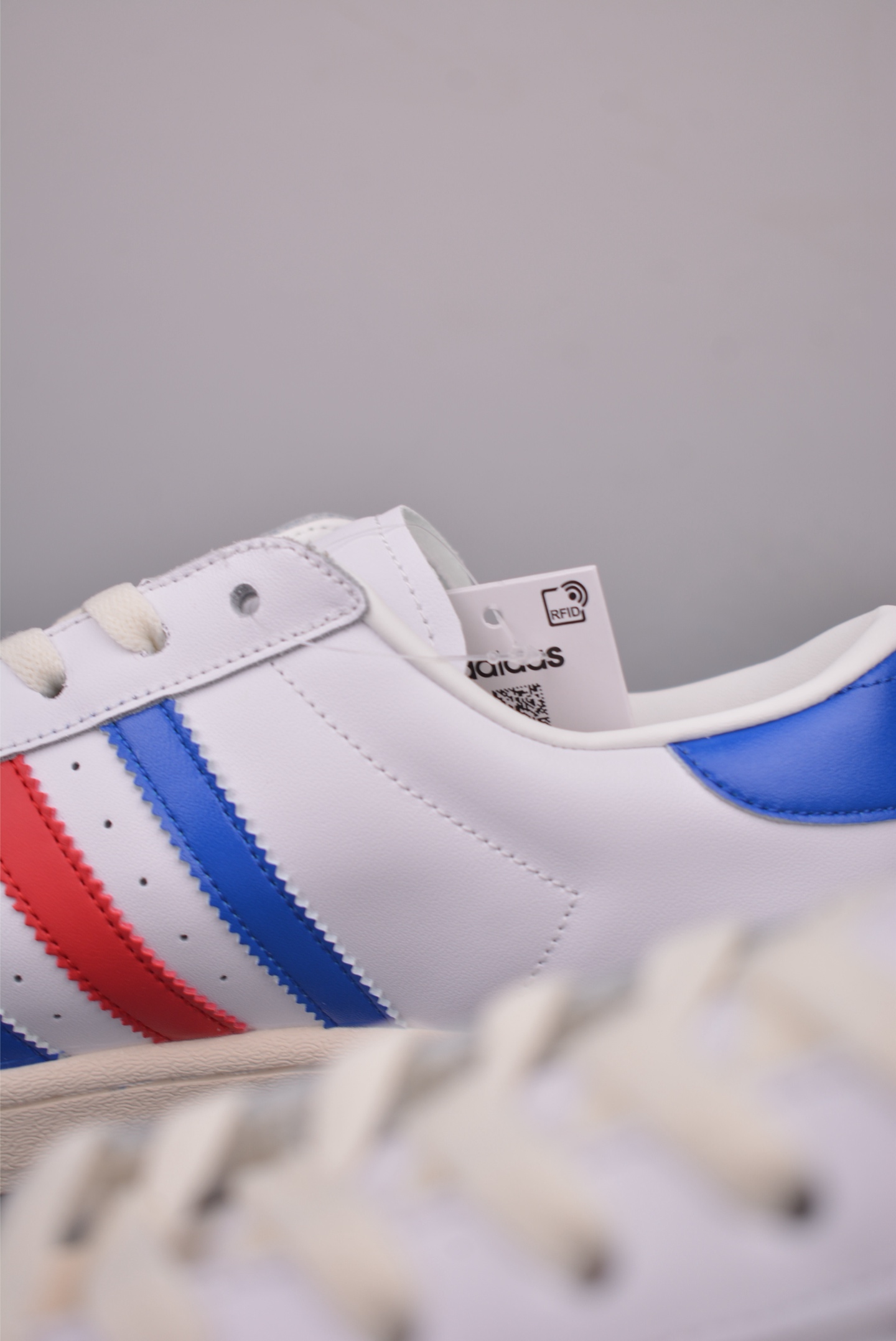 Adidas Originals Superstar 2 - Classic White Leather Sneakers with Iconic Design 9 i1758841123288 9023 0 7