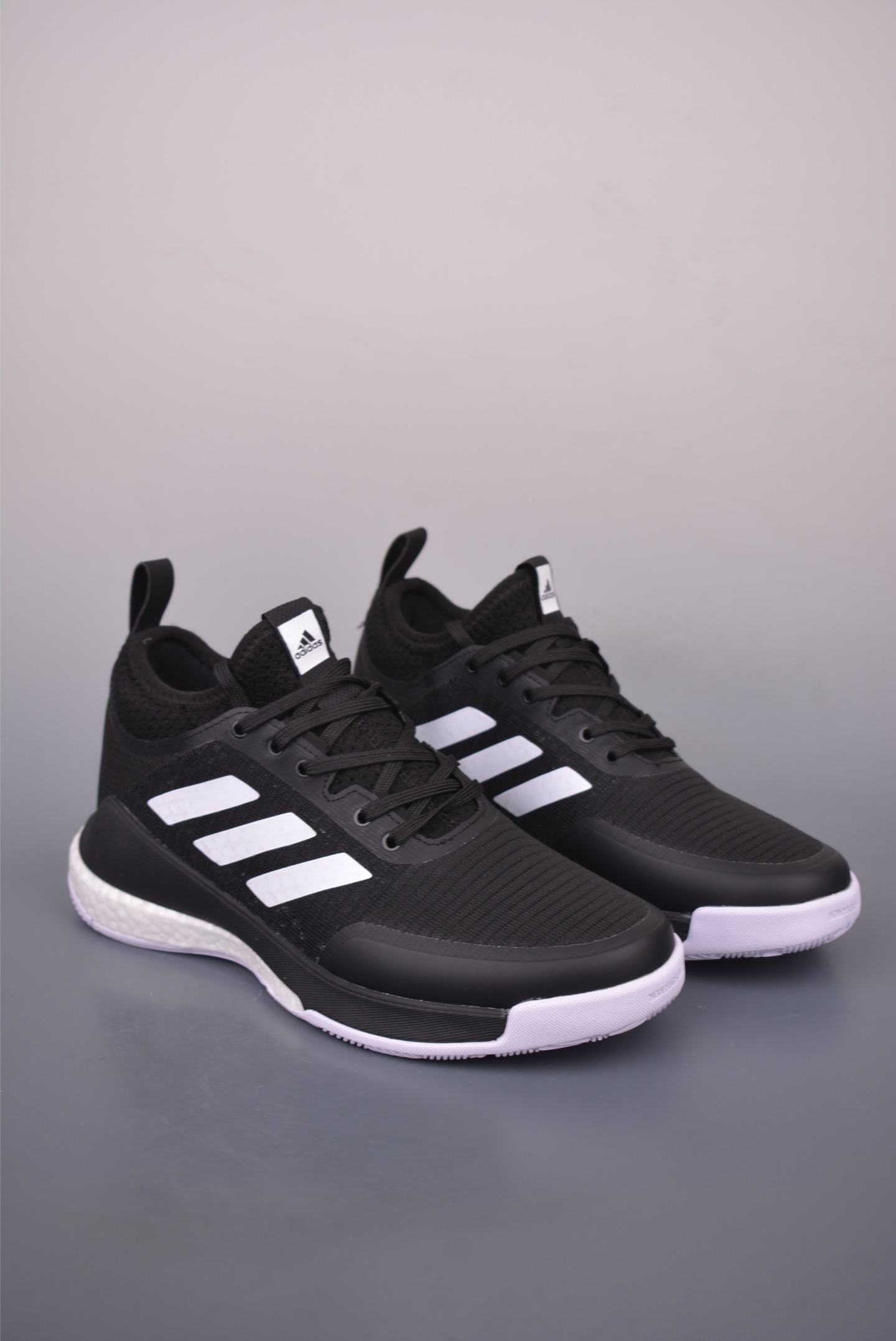 💰210
ADIDAS CRAZYFLIGHT MID 运动鞋
记忆回弹BOOST真爆大底 运动排球鞋
这款专注于跳跃的阿迪达斯Crazyflight排球鞋
他们的足部拥抱网眼鞋面采用中部剪裁和TPU加固中足部
BOOST 中底位于稳定的 EVA 框架内为优雅着陆提供缓冲
减震防滑 针织网面设计
鞋底采用真爆颗粒 三层组合大底 舒适透气
官方货号: FX19712229
尺码:36 36.5 37.5 38 38.5 39 40 40.5 41 42 42.5 43 44 44.5 45