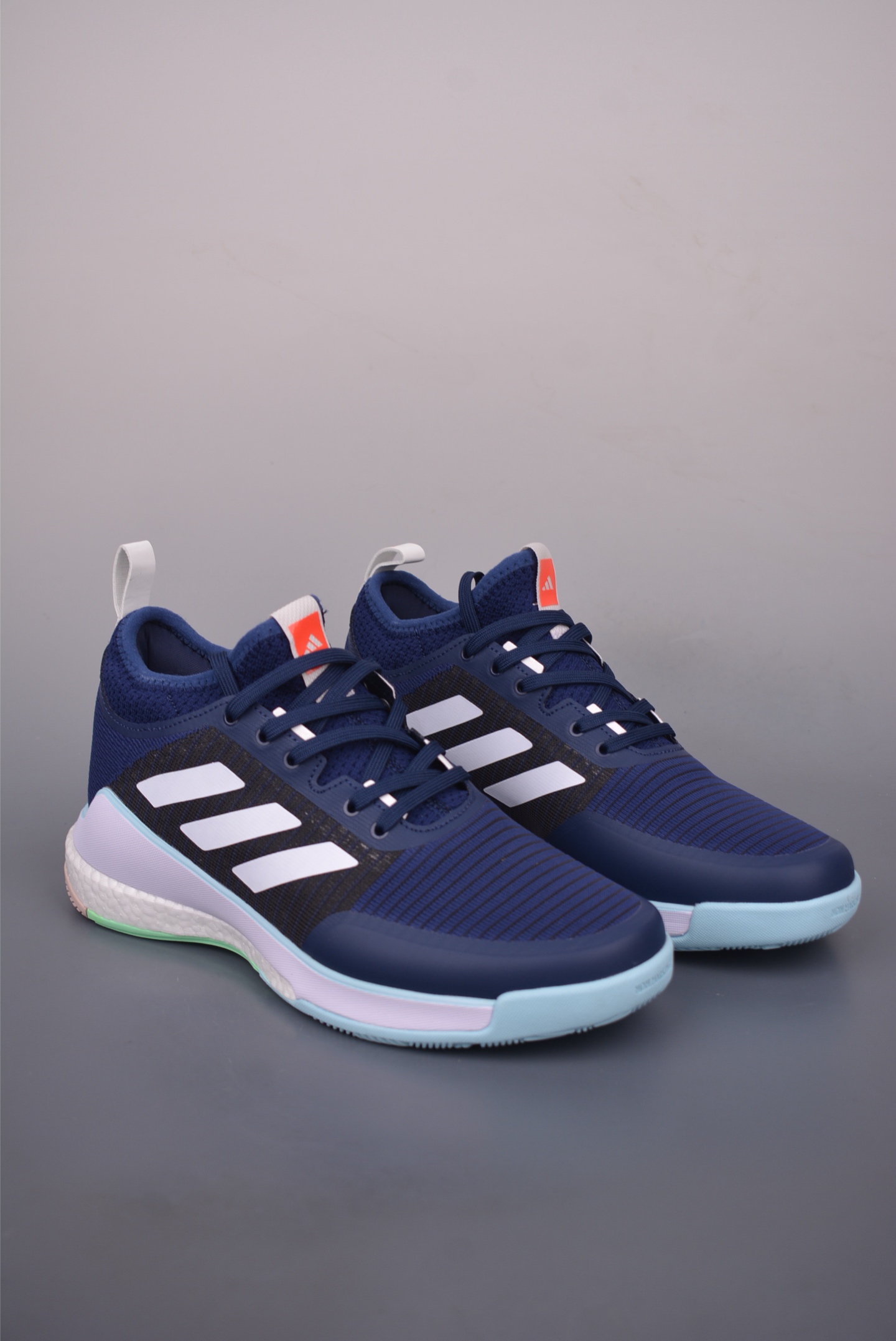 💰210
ADIDAS CRAZYFLIGHT MID 运动鞋
记忆回弹BOOST真爆大底 运动排球鞋
这款专注于跳跃的阿迪达斯Crazyflight排球鞋
他们的足部拥抱网眼鞋面采用中部剪裁和TPU加固中足部
BOOST 中底位于稳定的 EVA 框架内为优雅着陆提供缓冲
减震防滑 针织网面设计
鞋底采用真爆颗粒 三层组合大底 舒适透气
官方货号: IG39712229
尺码:36 36.5 37.5 38 38.5 39 40 40.5 41 42 42.5 43 44 44.5 45