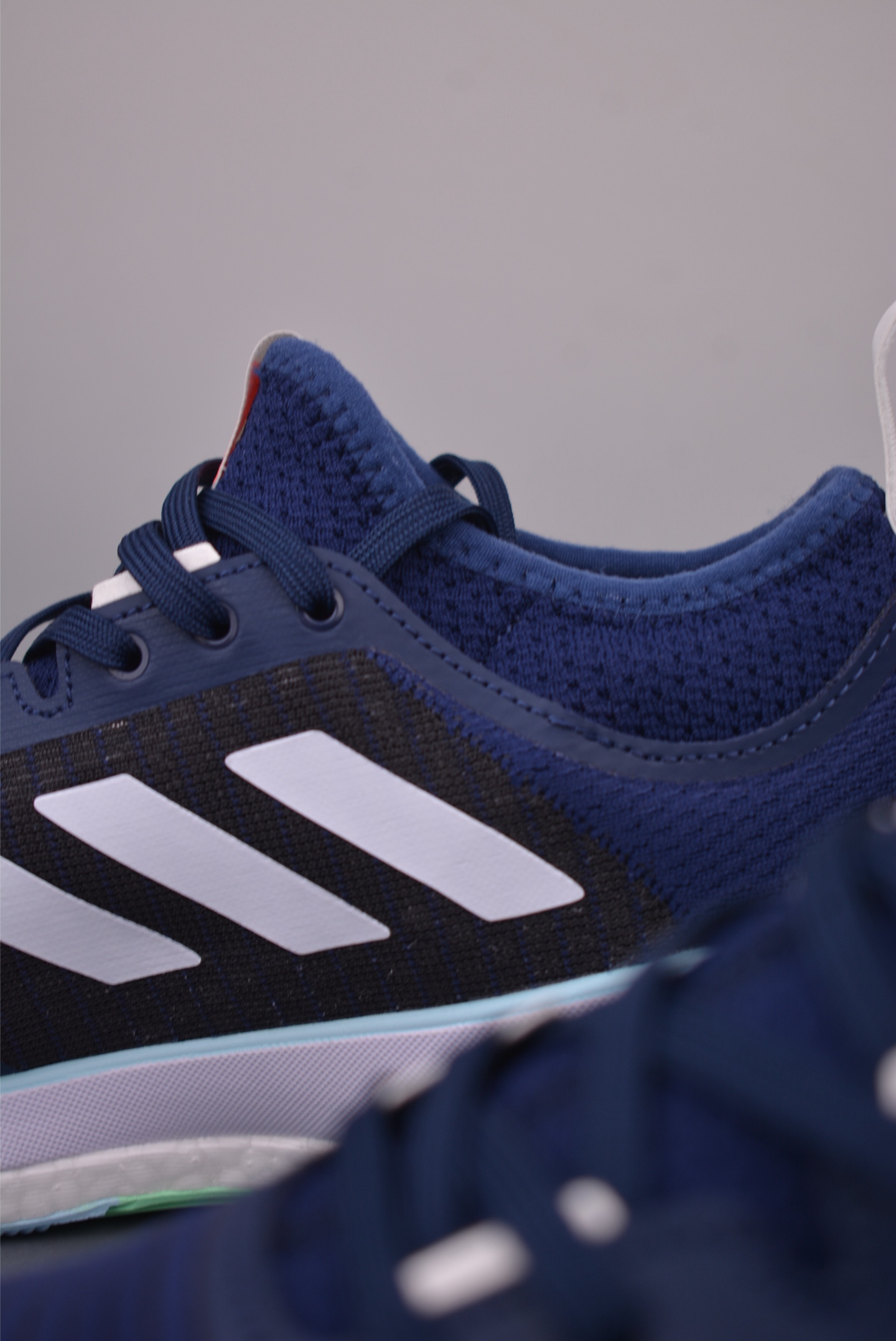 210 ADIDAS CRAZYFLIGHT MID 运动鞋 记忆回弹BOOST真爆大底 运动排球鞋 IG3971