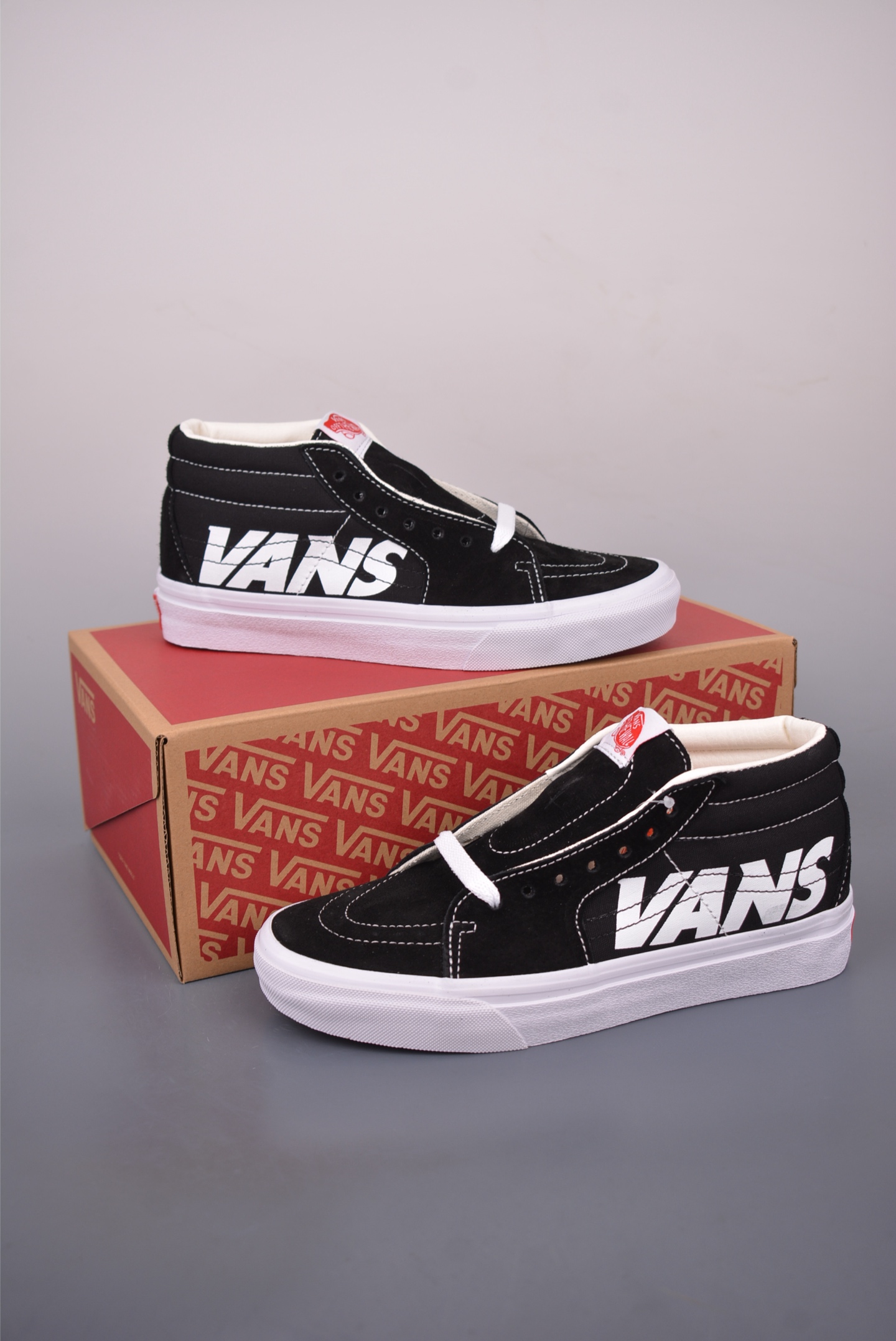 Vans Sk8-Mid 黑白字母中帮 范斯官方 防滑耐磨硫化帆布鞋 Vans Sk8-Mid 黑白字母中帮 范斯官方 防滑耐磨硫化帆布鞋