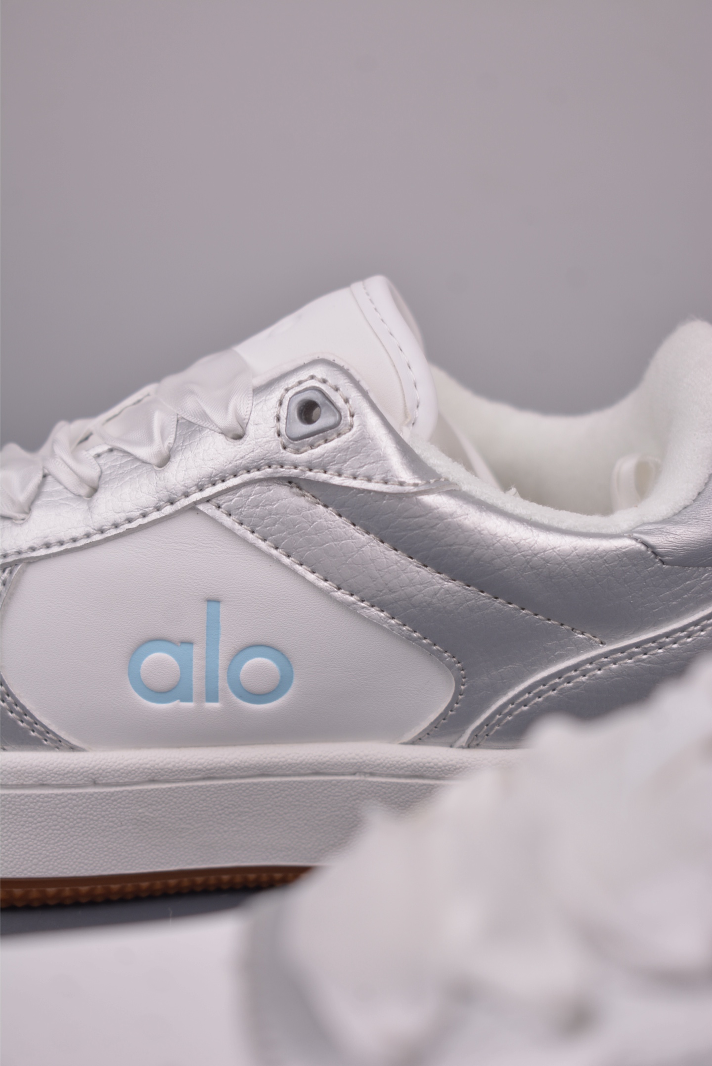 Alo Yoga Recovery Mode Sneakers - Comfortable, Slip-Resistant, Low-Top Design 9 i1758843385626 9438 0 7