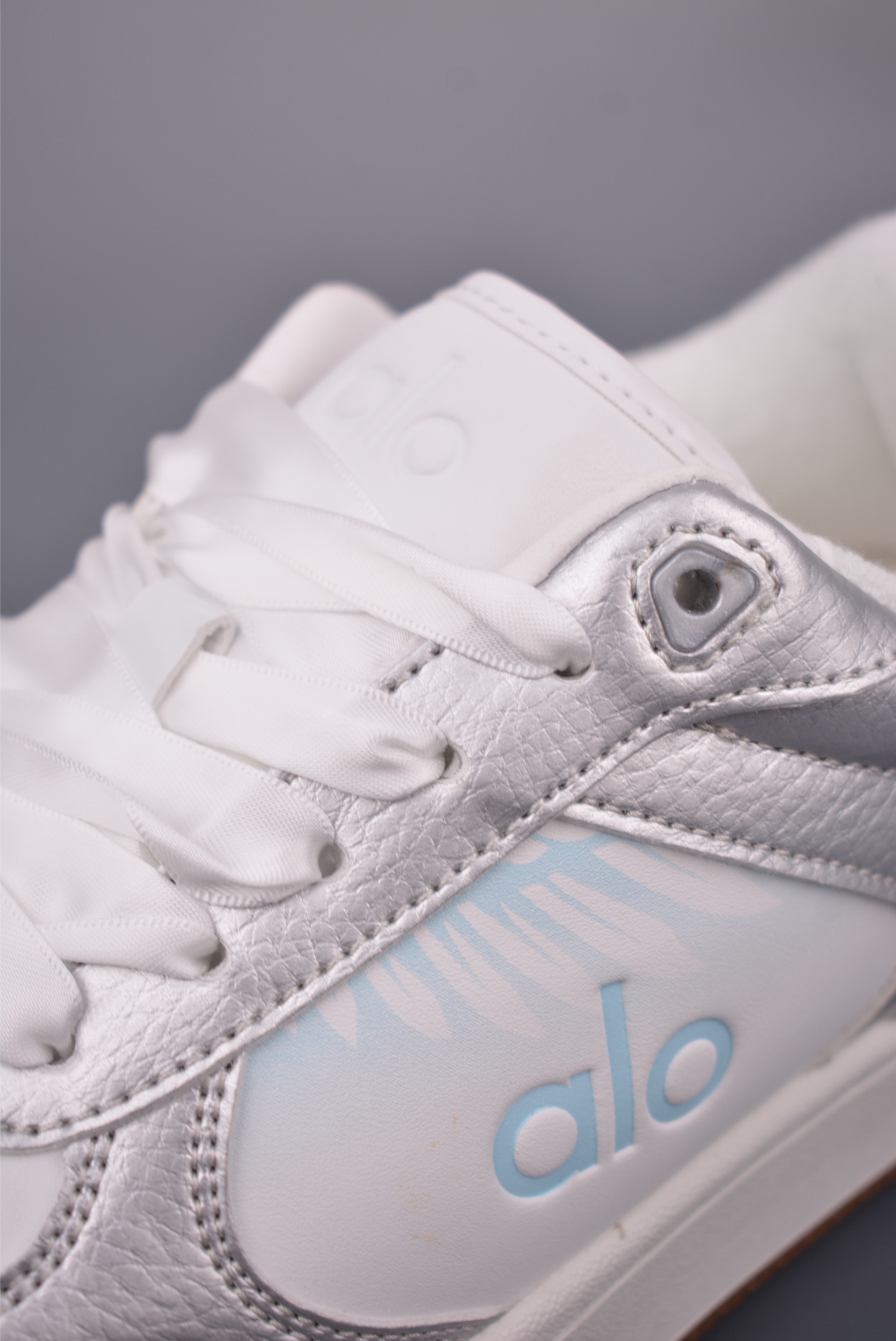 Alo Yoga Recovery Mode Sneakers - Comfortable, Slip-Resistant, Low-Top Design 8 i1758843385661 3075 0 6