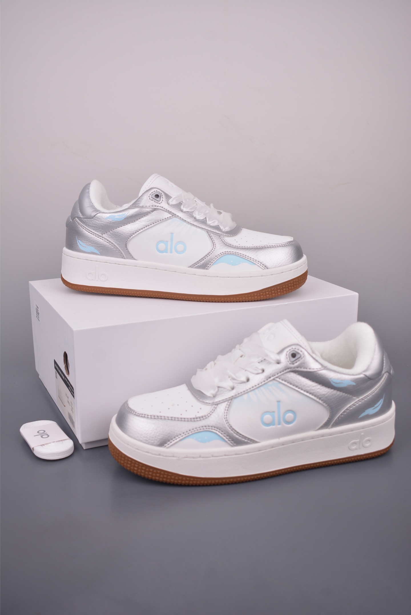 Alo Yoga Recovery Mode Sneakers - Comfortable, Slip-Resistant, Low-Top Design 6 i1758843387446 7177 0 4