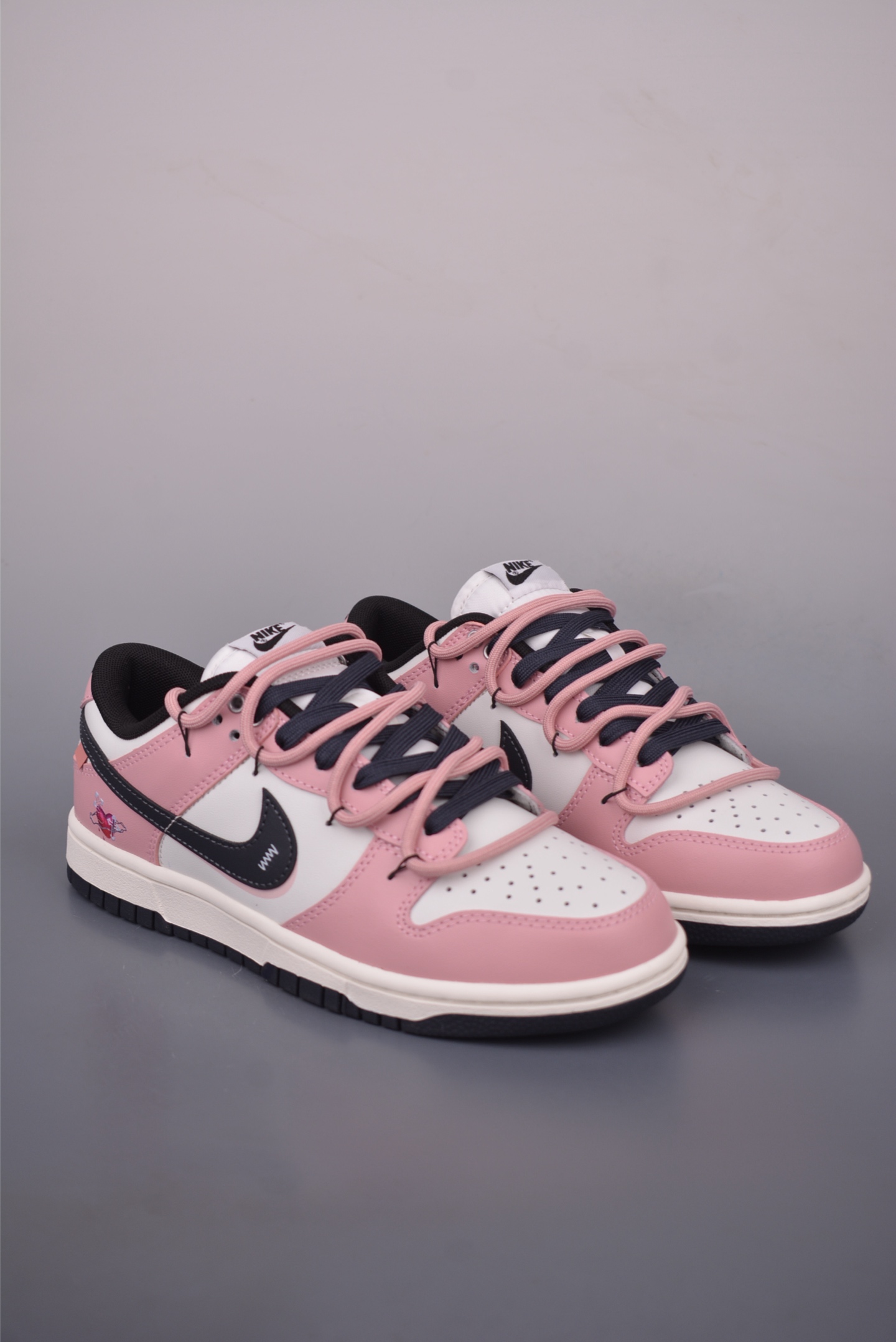 Nike SB Dunk Low Valentine's Day Black Pink Deconstructed Lace-Up Sneakers 1 i1758927163644 6831 0 0