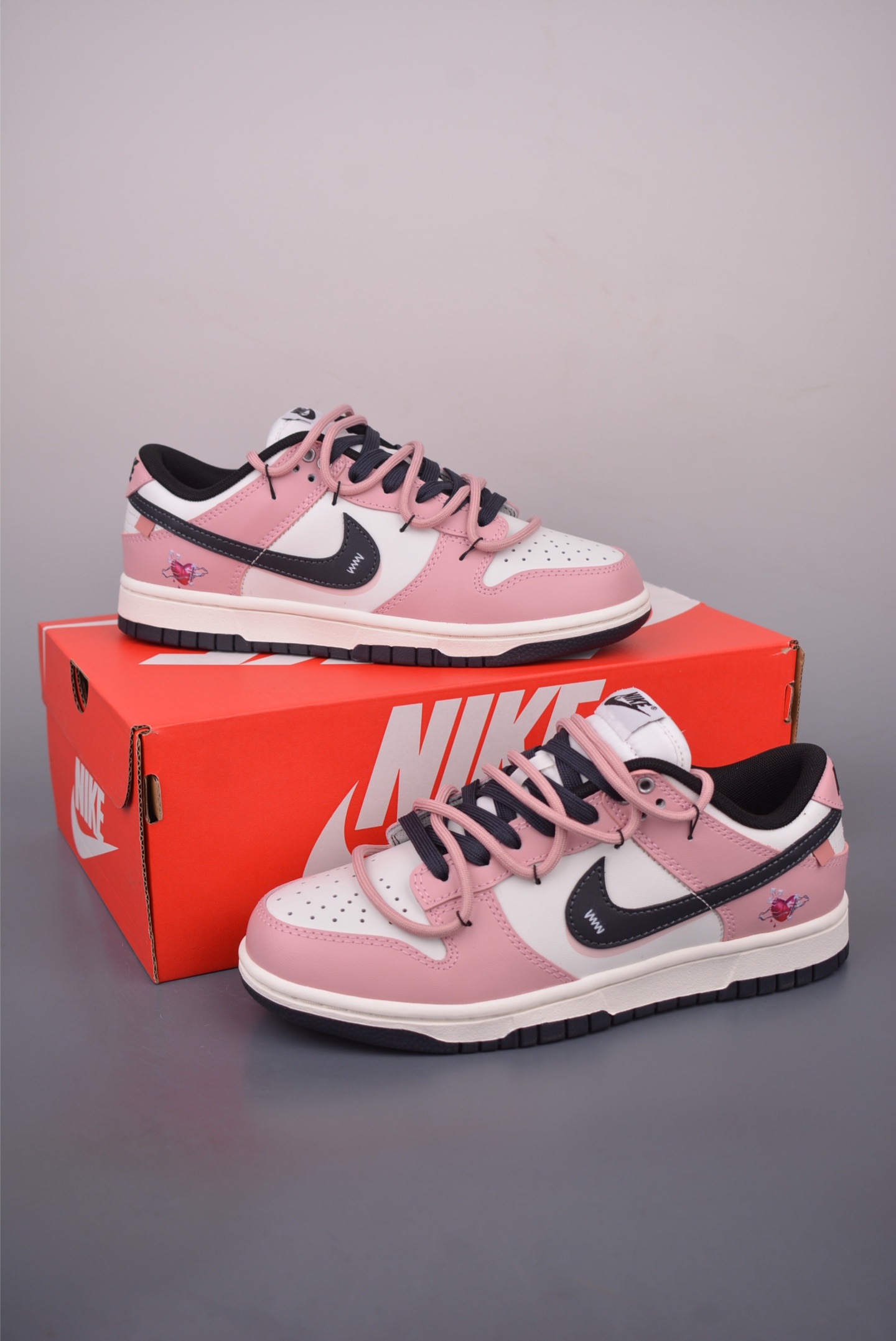 Nike SB Dunk Low Valentine's Day Black Pink Deconstructed Lace-Up Sneakers 5 i1758927163681 2084 0 4