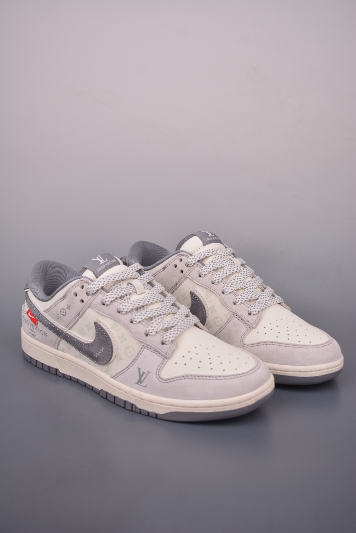 Nike SB Dunk Low Louis Vuitton Collaboration Sneakers Premium Quality 1 i1758927279071 7694 0 0