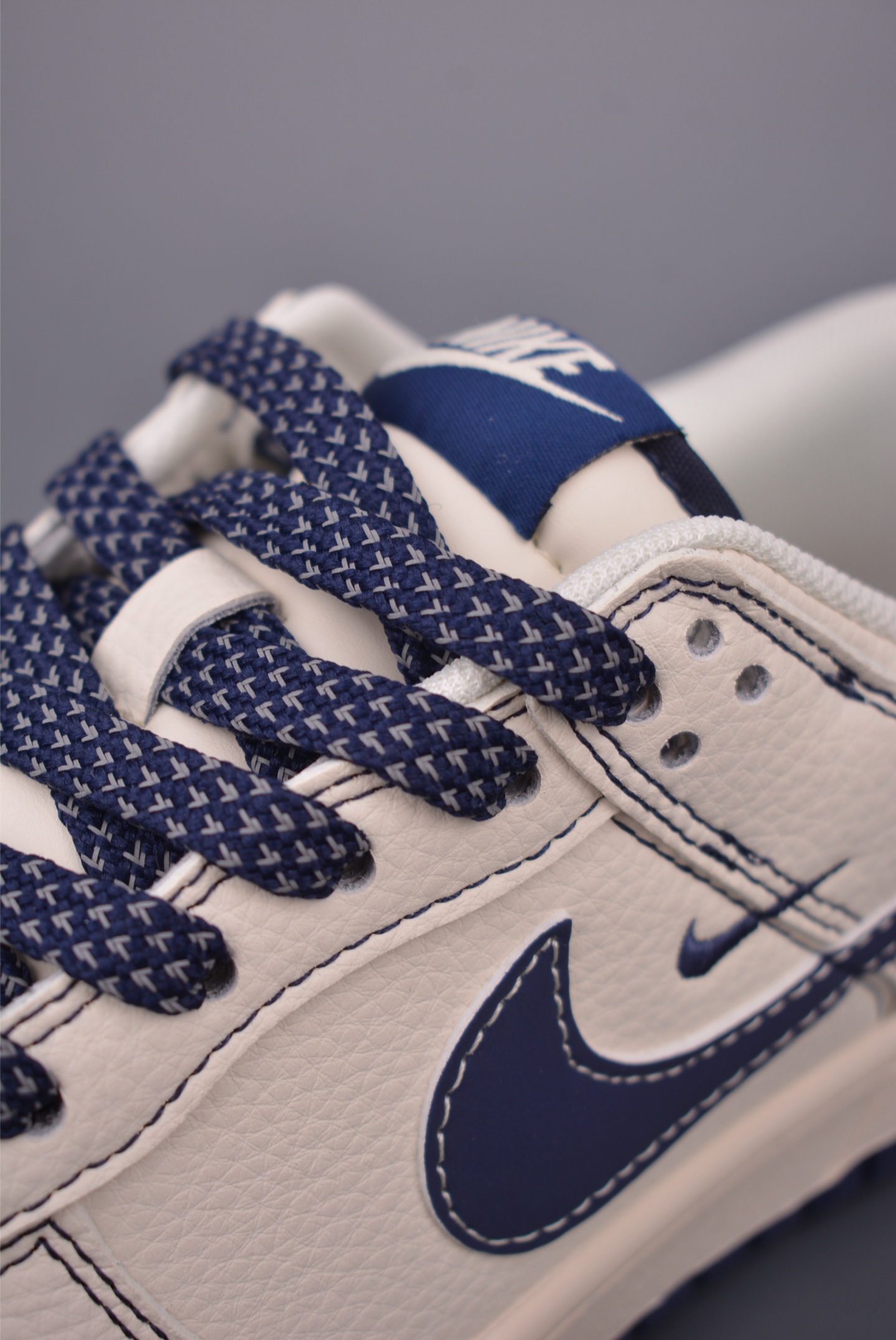 Nike SB Dunk Low 'Michigan' Sneakers - Premium Quality & Comfortable Fit 8 i1758927330238 1337 0 6