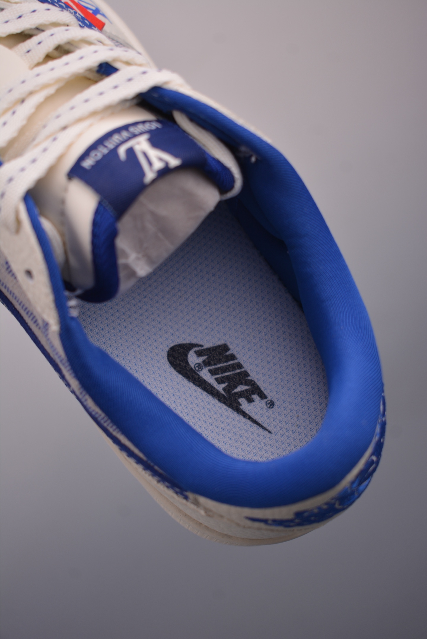 Fragment Design x Travis Scott x Louis Vuitton Air Jordan 1 Low Sneakers 9 i1758927570830 544 0 8