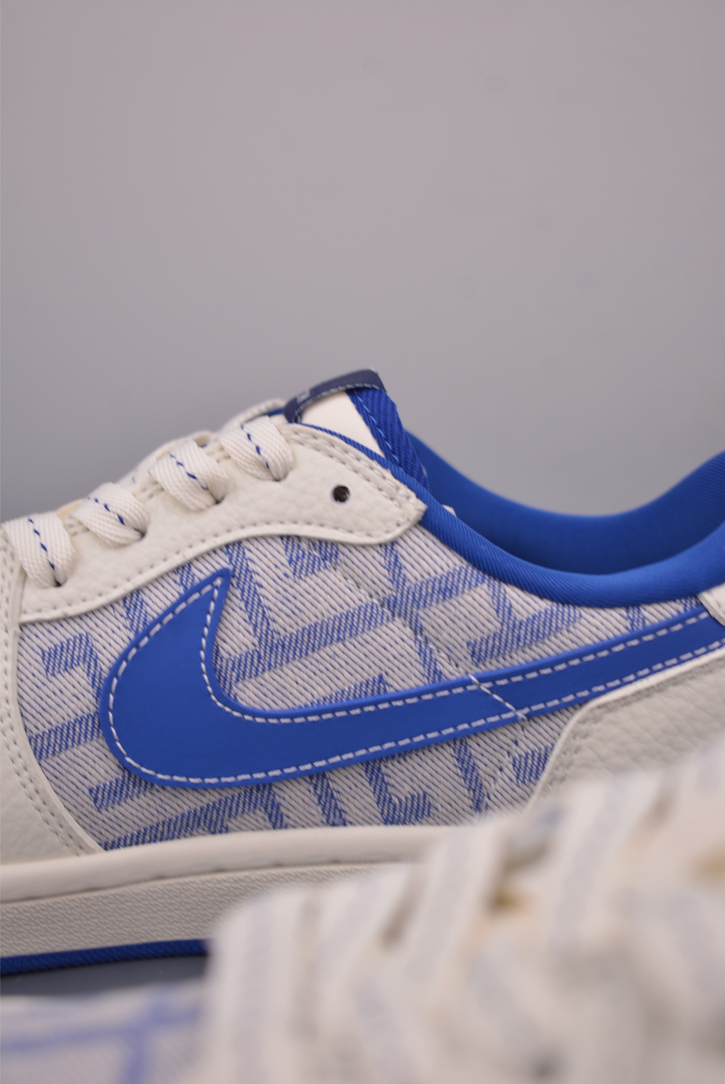 Fragment Design x Travis Scott x Louis Vuitton Air Jordan 1 Low Sneakers 8 i1758927572537 3387 0 7