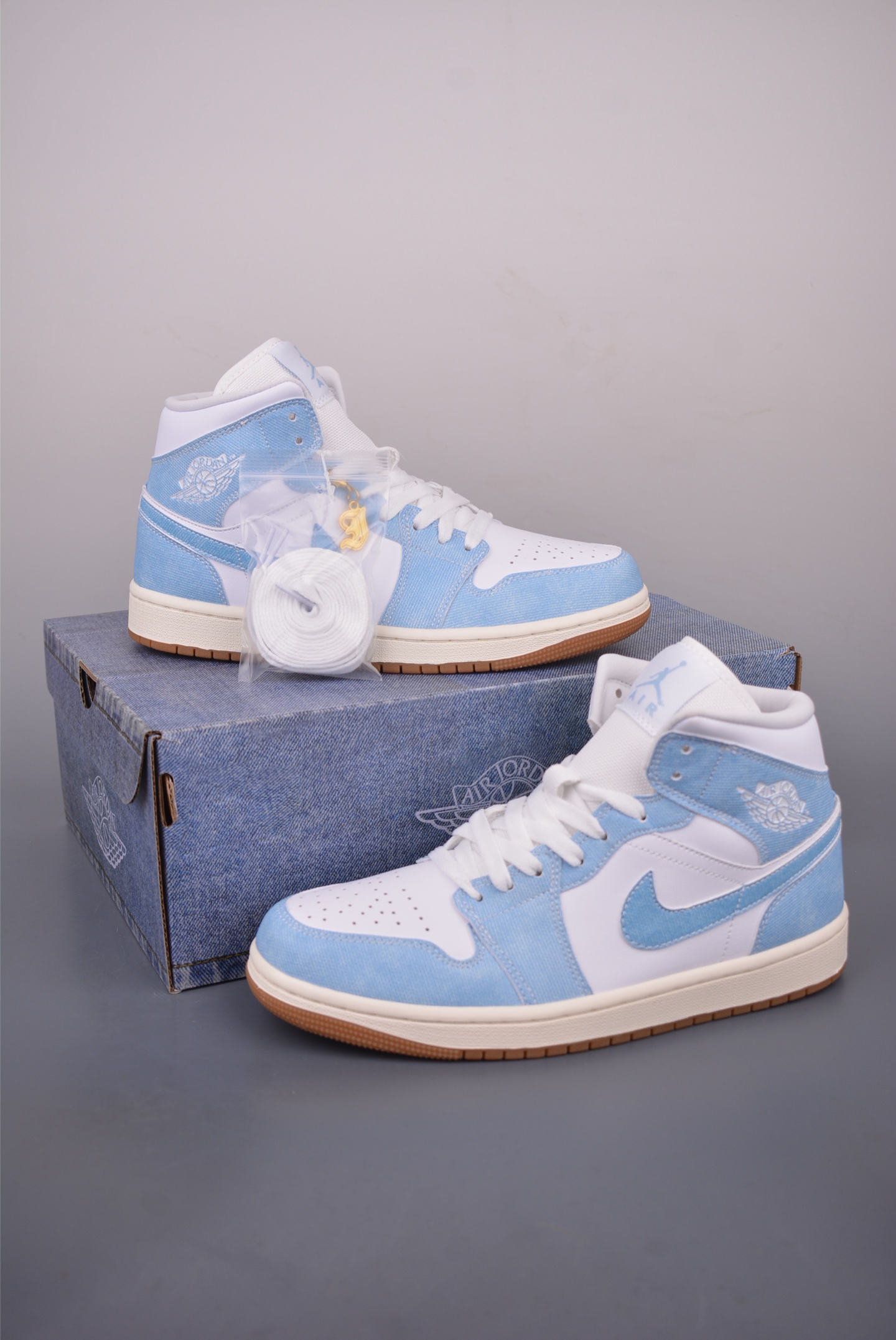 Air Jordan 1 Mid White Blue High-Quality Sneakers 6 i1758928175478 3765 0 4