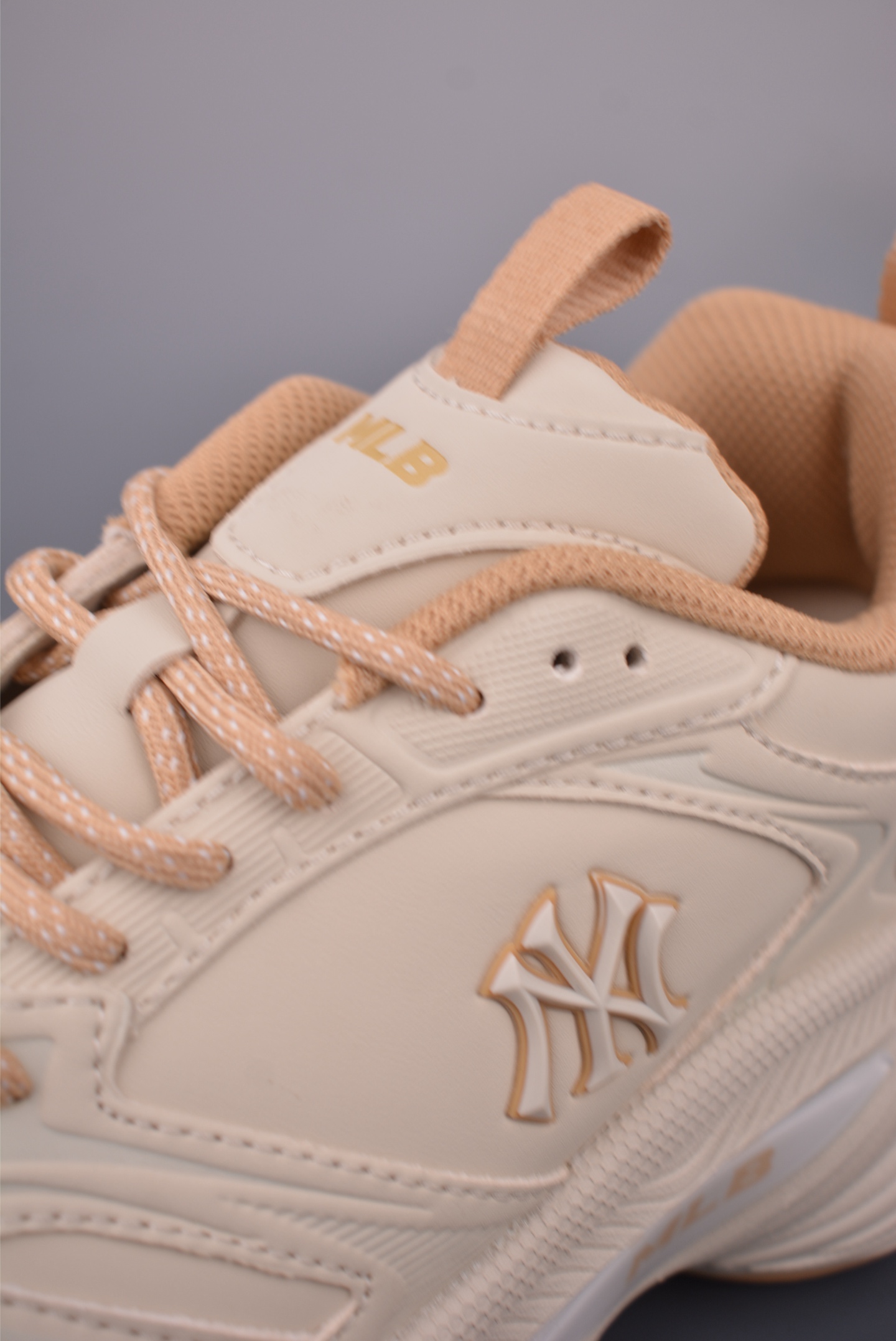 MLB Winner Chunky A LT New York Yankees Fashion Sneakers - Beige, Comfortable 7 i1758928416836 4211 0 6