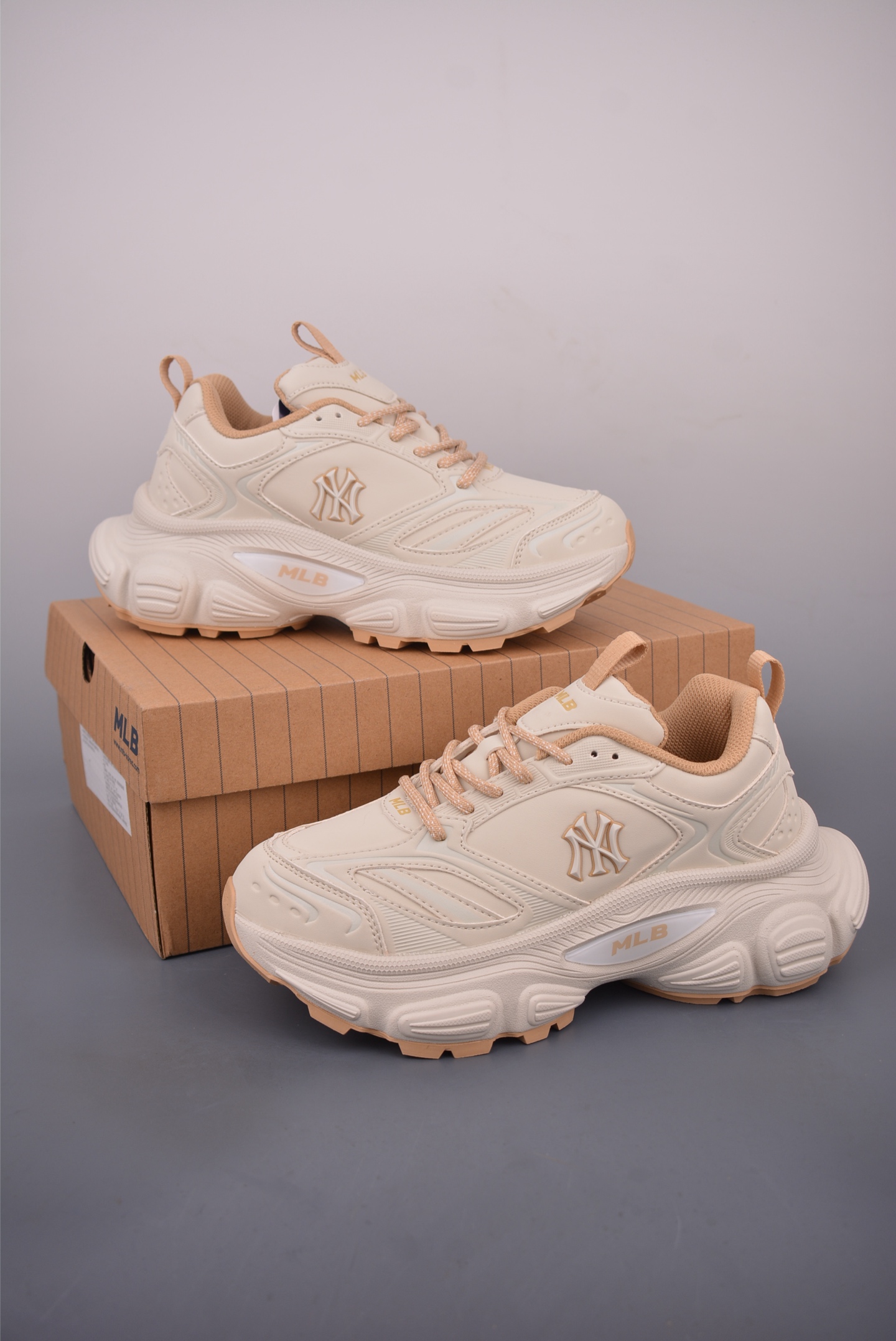 MLB Winner Chunky A LT New York Yankees Fashion Sneakers - Beige, Comfortable 5 i1758928418575 1392 0 4