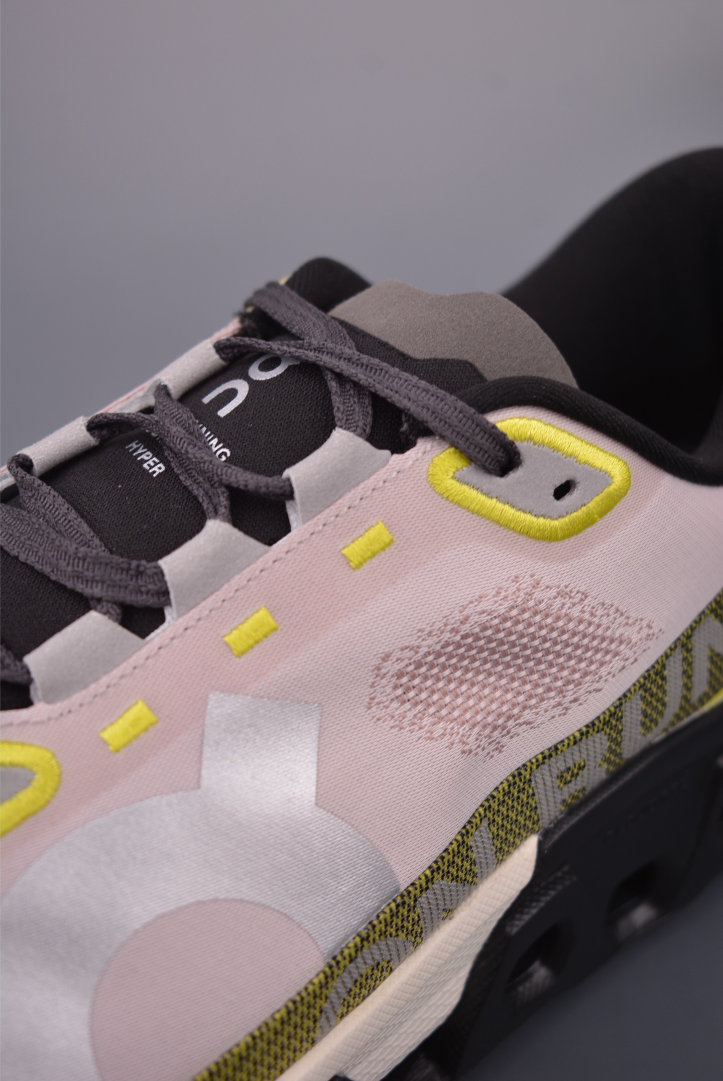 190 On昂跑 Cloudsurfer 户外街头机能风跑步鞋 Cloud Hi Edge户外机能融合街头潮流 3WF30224288-Chinese UA Cheap High Quatity Brand Clothes Bags handbags Sneakers wholesale wholesaler seller from China Factory suppliers Fashion Clothing Shoes best Quality Beautiful Price 190 On昂跑 Cloudsurfer 户外街头机能风跑步鞋 Cloud Hi Edge户外机能融合街头潮流 3WF30224288