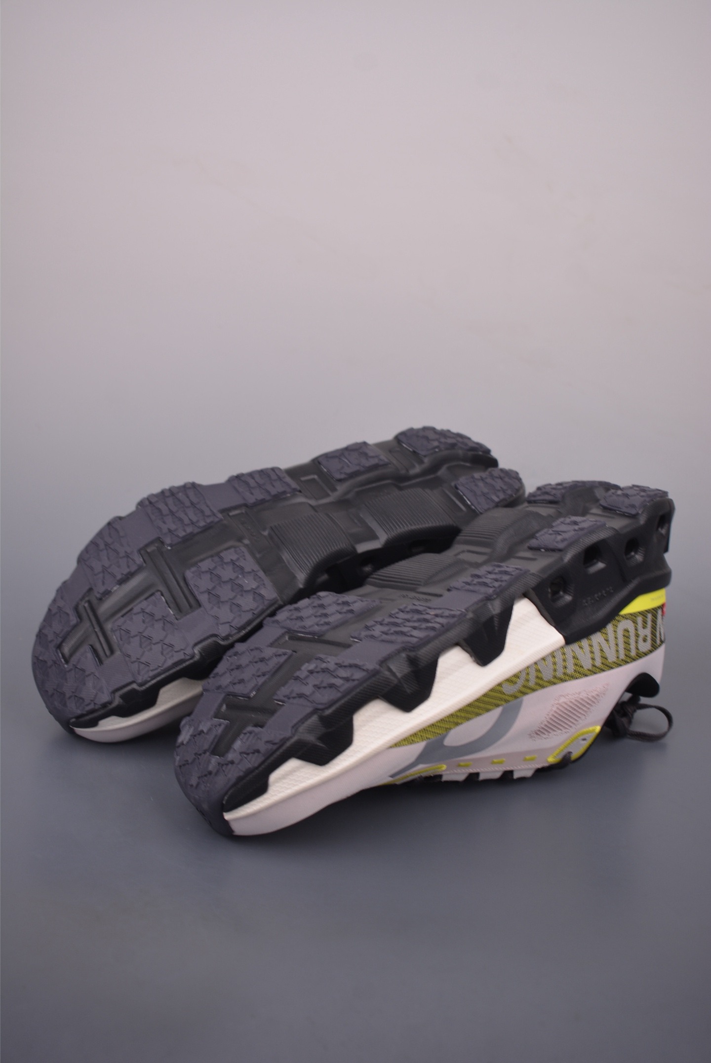 190 On昂跑 Cloudsurfer 户外街头机能风跑步鞋 Cloud Hi Edge户外机能融合街头潮流 3WF30224288-Chinese UA Cheap High Quatity Brand Clothes Bags handbags Sneakers wholesale wholesaler seller from China Factory suppliers Fashion Clothing Shoes best Quality Beautiful Price 190 On昂跑 Cloudsurfer 户外街头机能风跑步鞋 Cloud Hi Edge户外机能融合街头潮流 3WF30224288